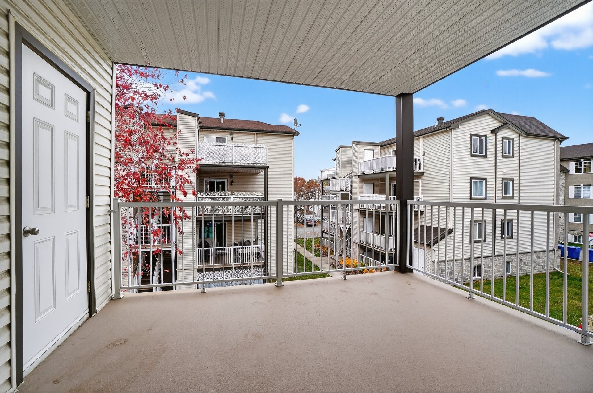 









5320


Rue du Bocage

, 302,
Terrebonne (La Plaine),




QC
J7M2K2

