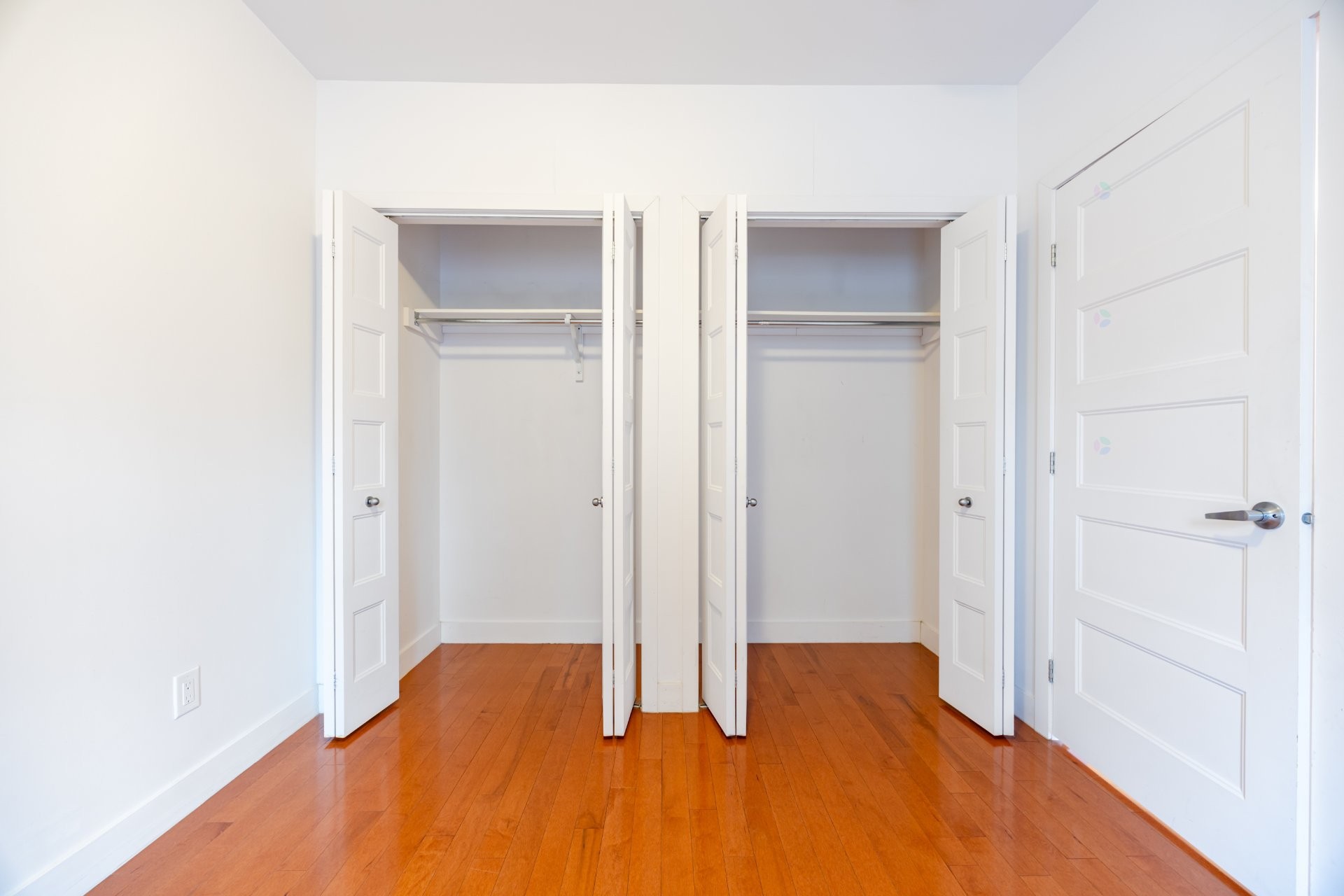 









440


Rue De La Gauchetière E.

, 203,
Montréal (Ville-Marie),




QC
H2L2M5

