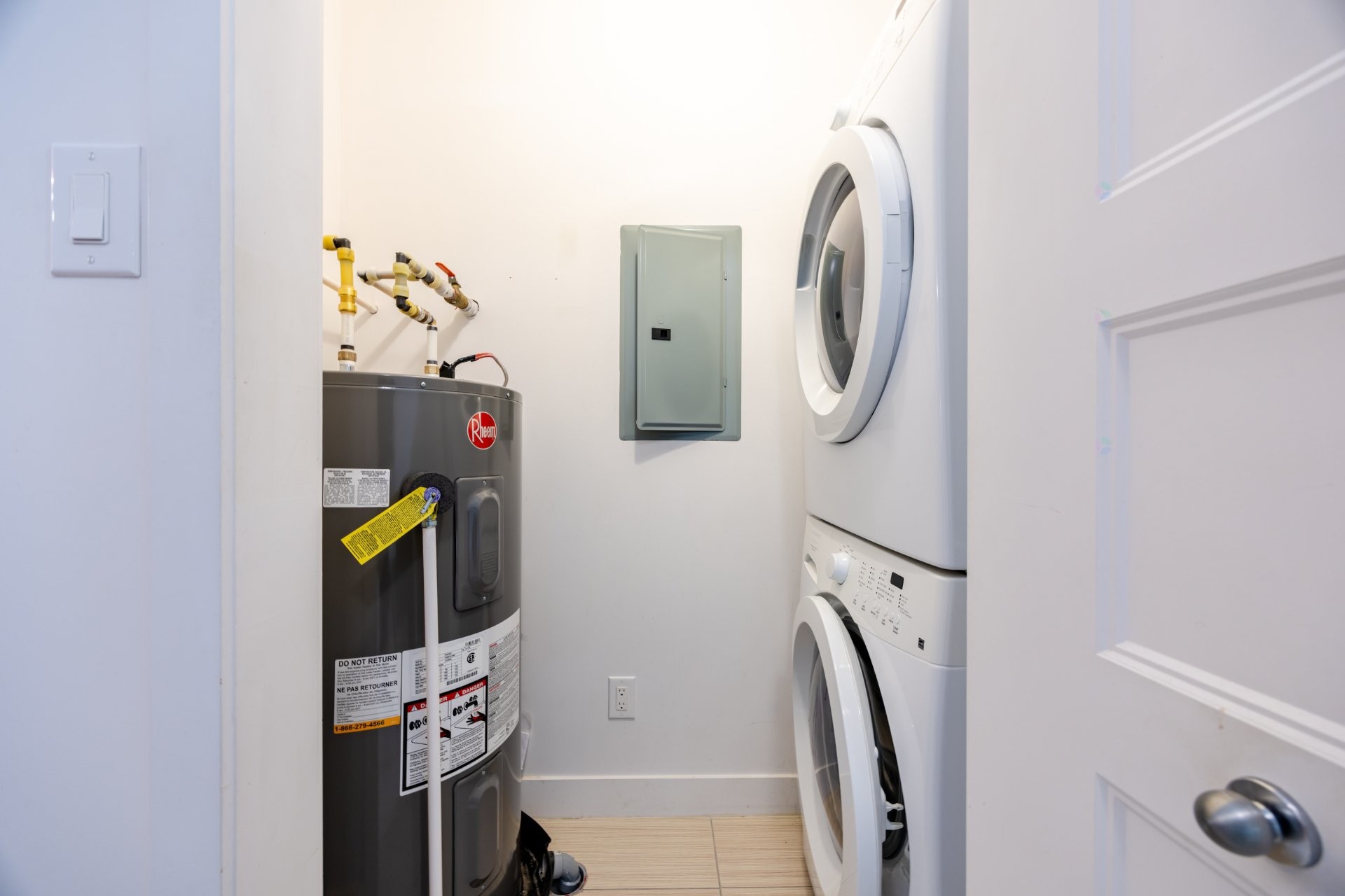 









440


Rue De La Gauchetière E.

, 203,
Montréal (Ville-Marie),




QC
H2L2M5

