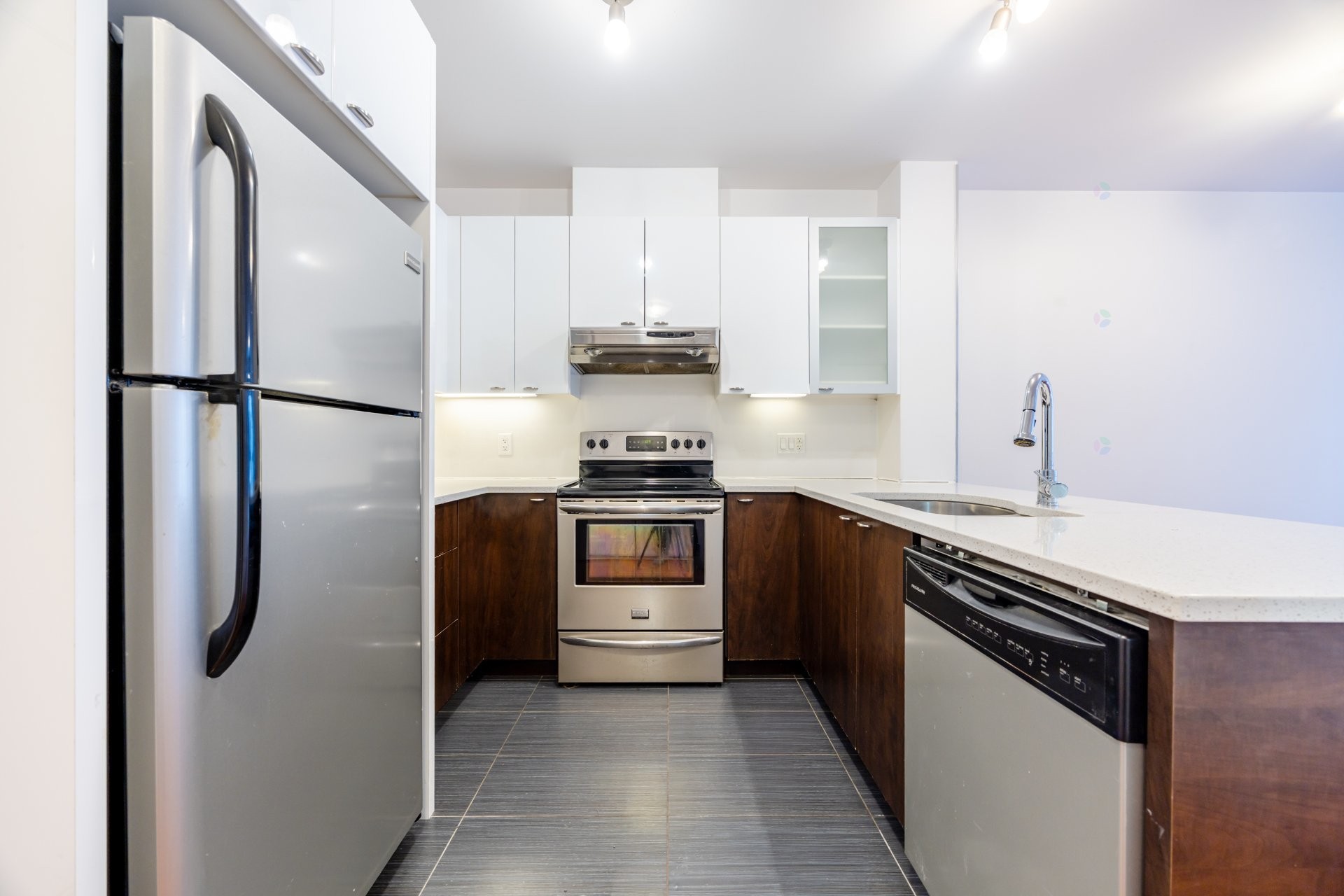 









440


Rue De La Gauchetière E.

, 203,
Montréal (Ville-Marie),




QC
H2L2M5

