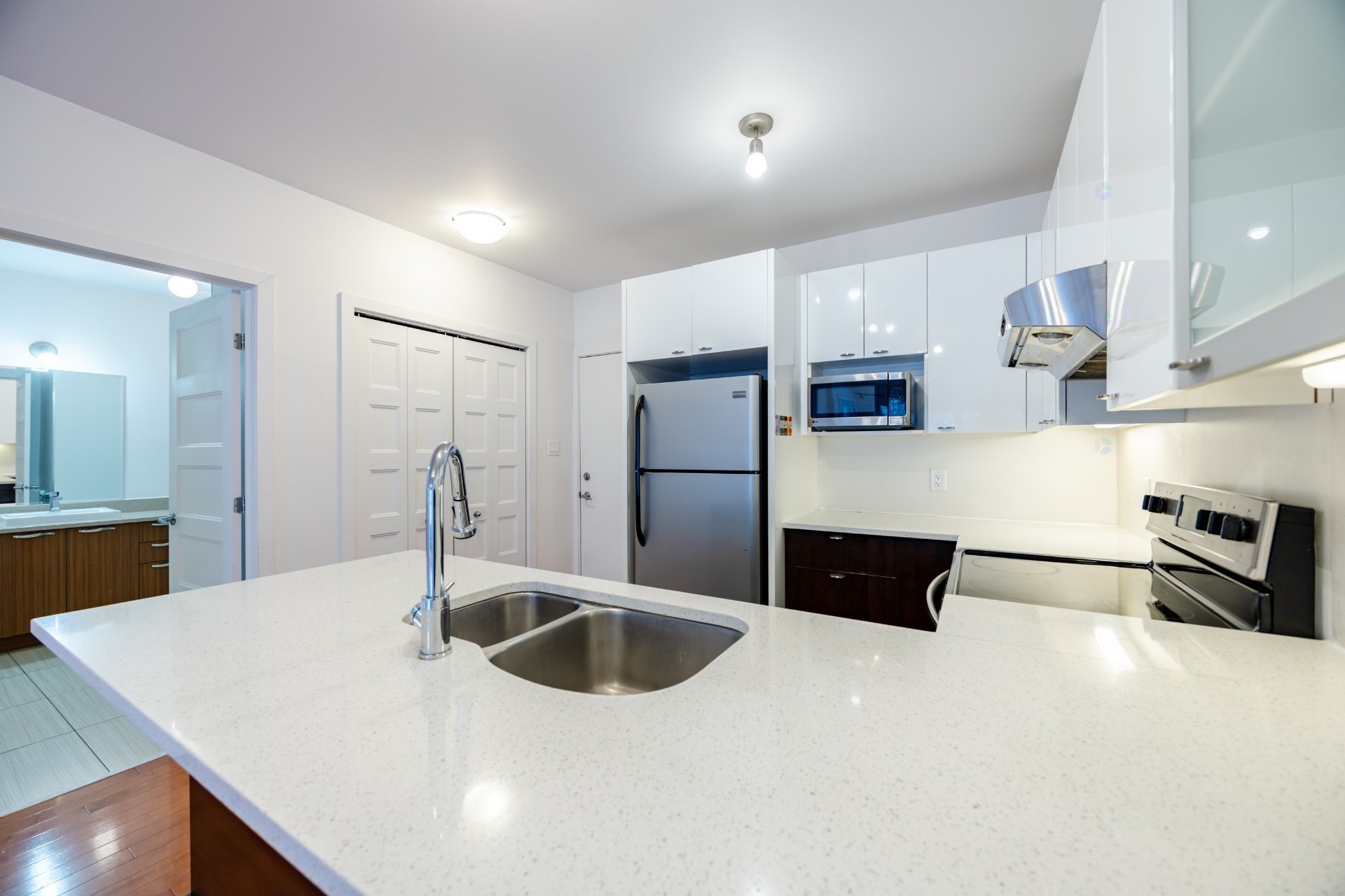 









440


Rue De La Gauchetière E.

, 203,
Montréal (Ville-Marie),




QC
H2L2M5

