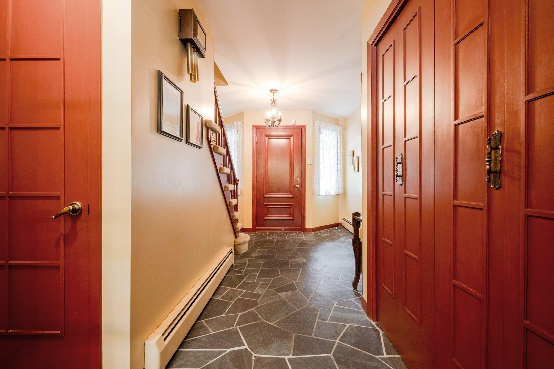 









410


Rue Denonville

,
Sherbrooke (Les Nations),




QC
J1J2K2

