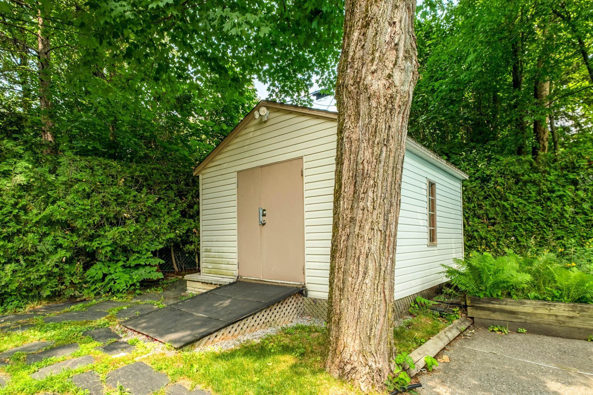 









410


Rue Denonville

,
Sherbrooke (Les Nations),




QC
J1J2K2

