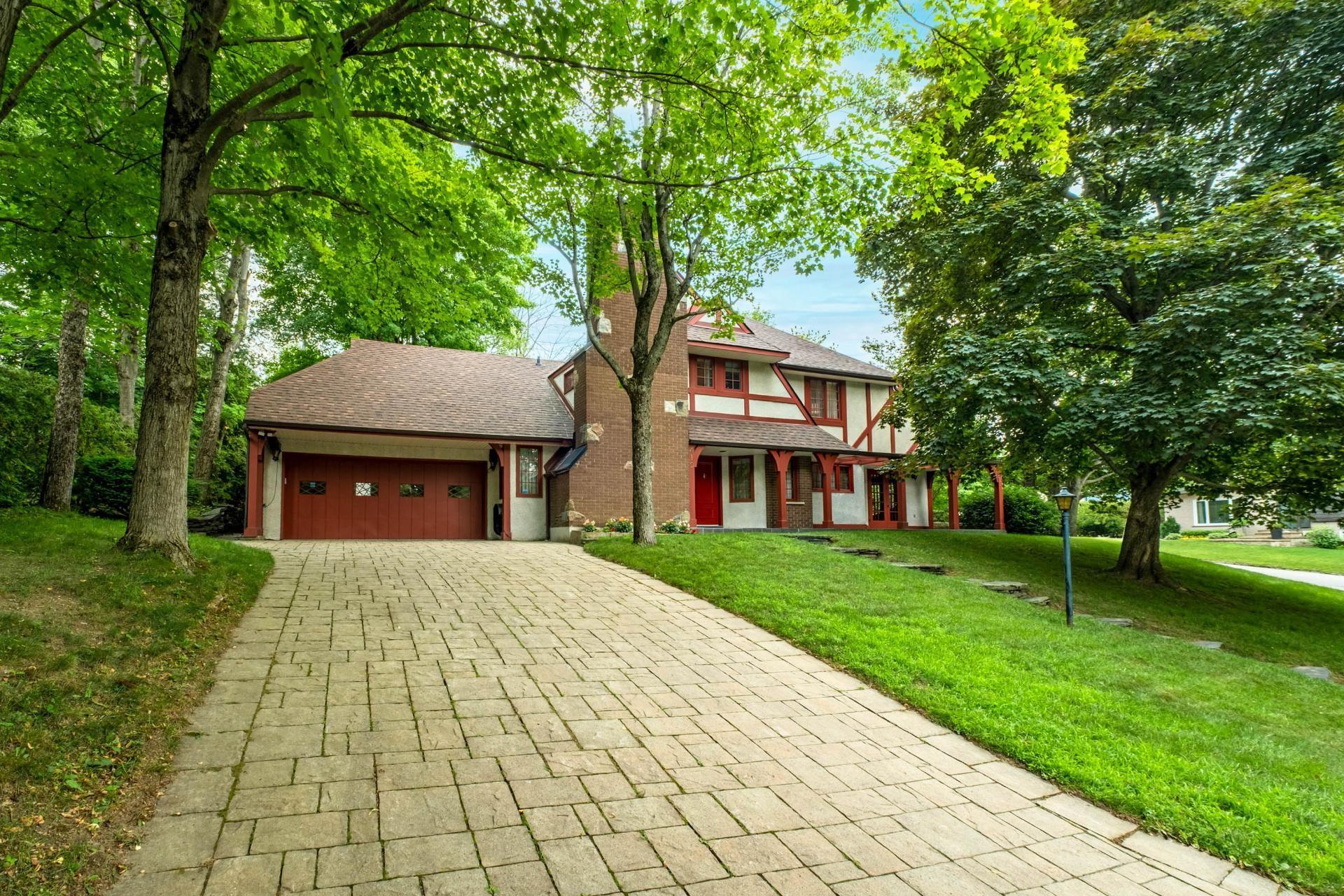 









410


Rue Denonville

,
Sherbrooke (Les Nations),




QC
J1J2K2

