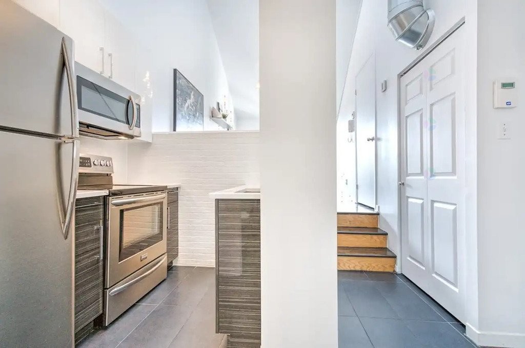 









2446


Rue Charles-Darwin

,
Montréal (Saint-Laurent),




QC
H4R2V2

