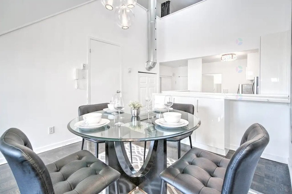 









2446


Rue Charles-Darwin

,
Montréal (Saint-Laurent),




QC
H4R2V2

