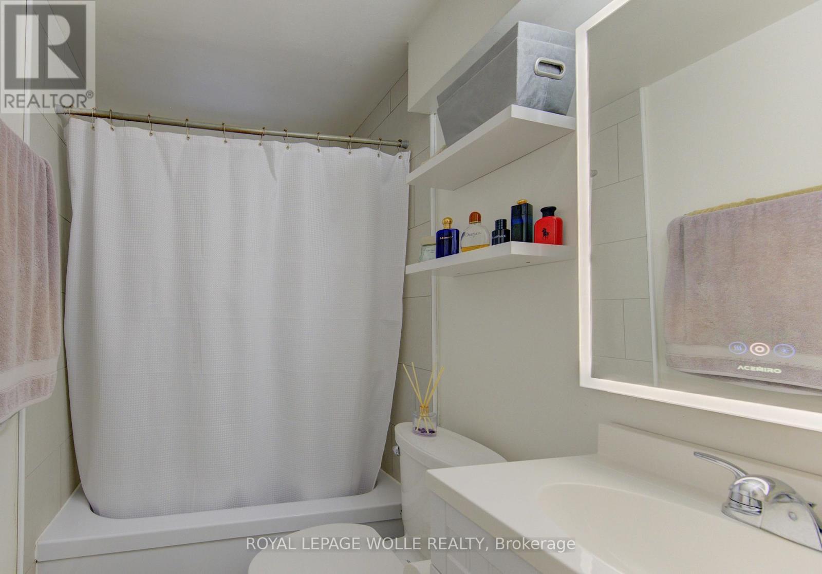 












196 ALLEN STREET E

,
Waterloo,




Ontario
N2J1K1

