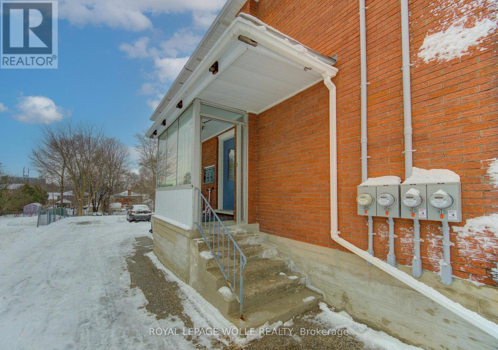 












196 ALLEN STREET E

,
Waterloo,




Ontario
N2J1K1

