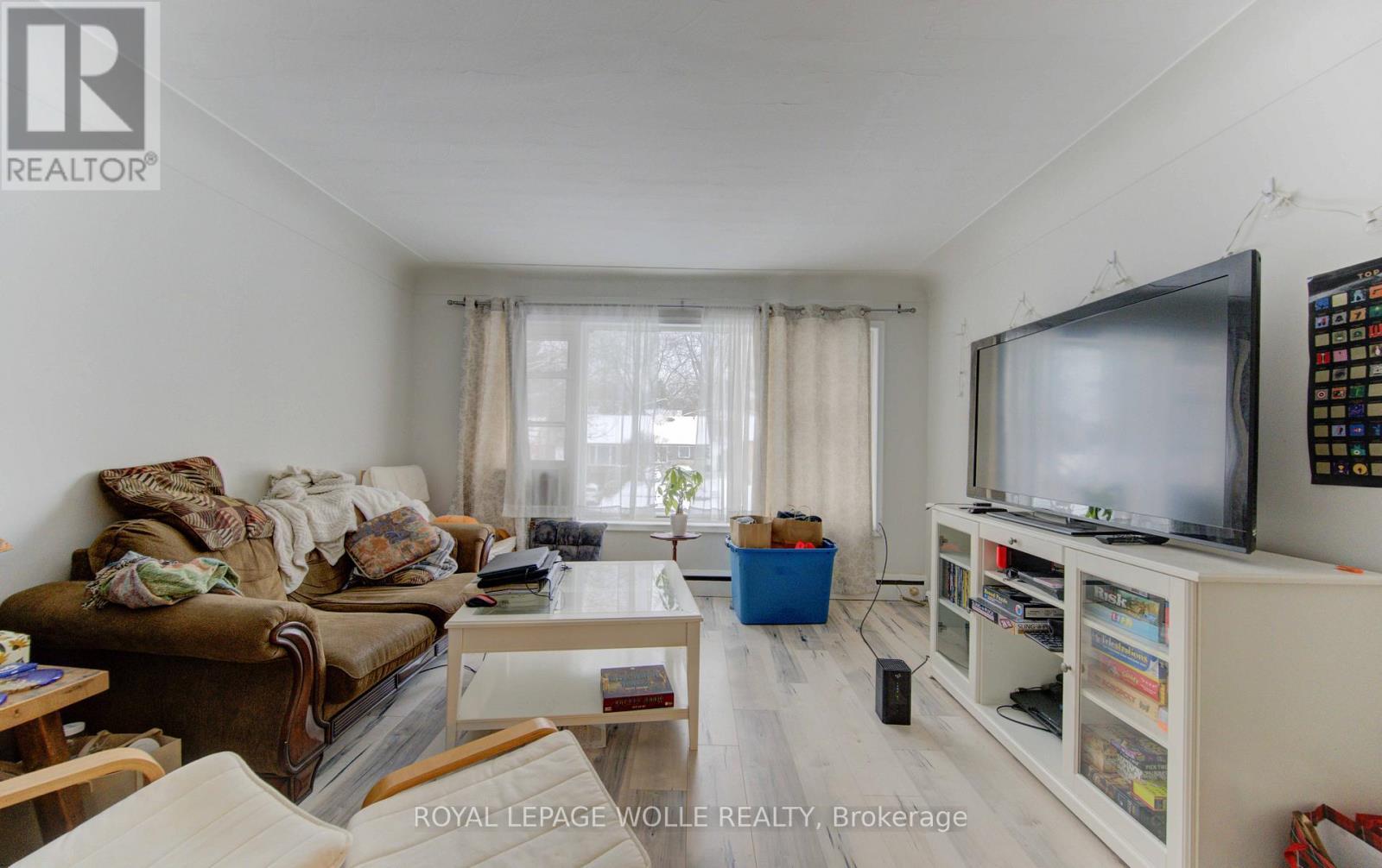 












196 ALLEN STREET E

,
Waterloo,




Ontario
N2J1K1

