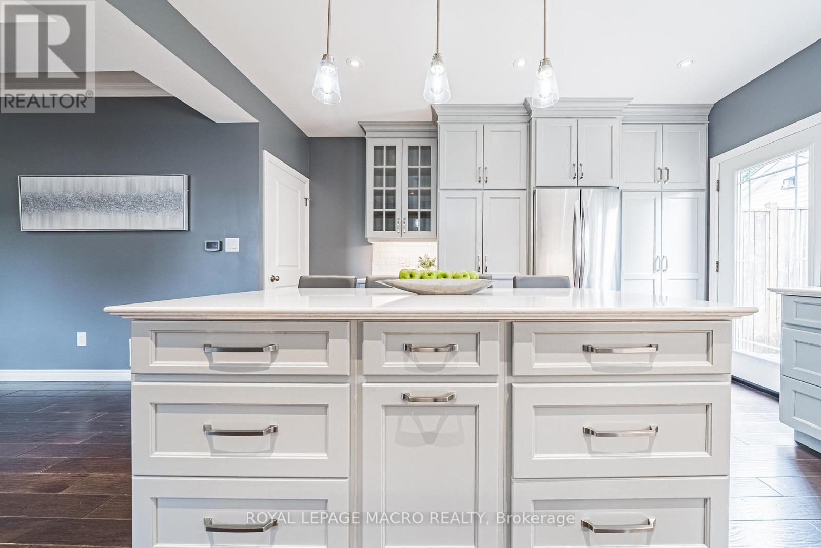 












25 ORCHARD HILL

,
Hamilton,




Ontario
L8P2V6

