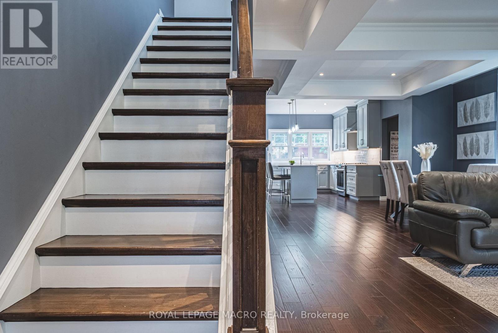 












25 ORCHARD HILL

,
Hamilton,




Ontario
L8P2V6

