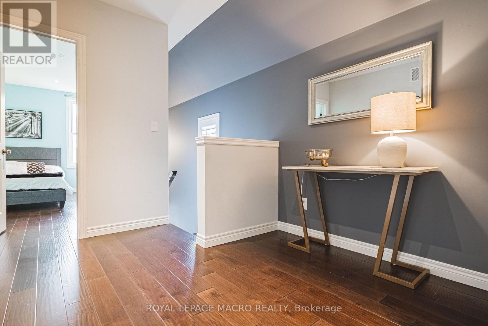 












25 ORCHARD HILL

,
Hamilton,




Ontario
L8P2V6

