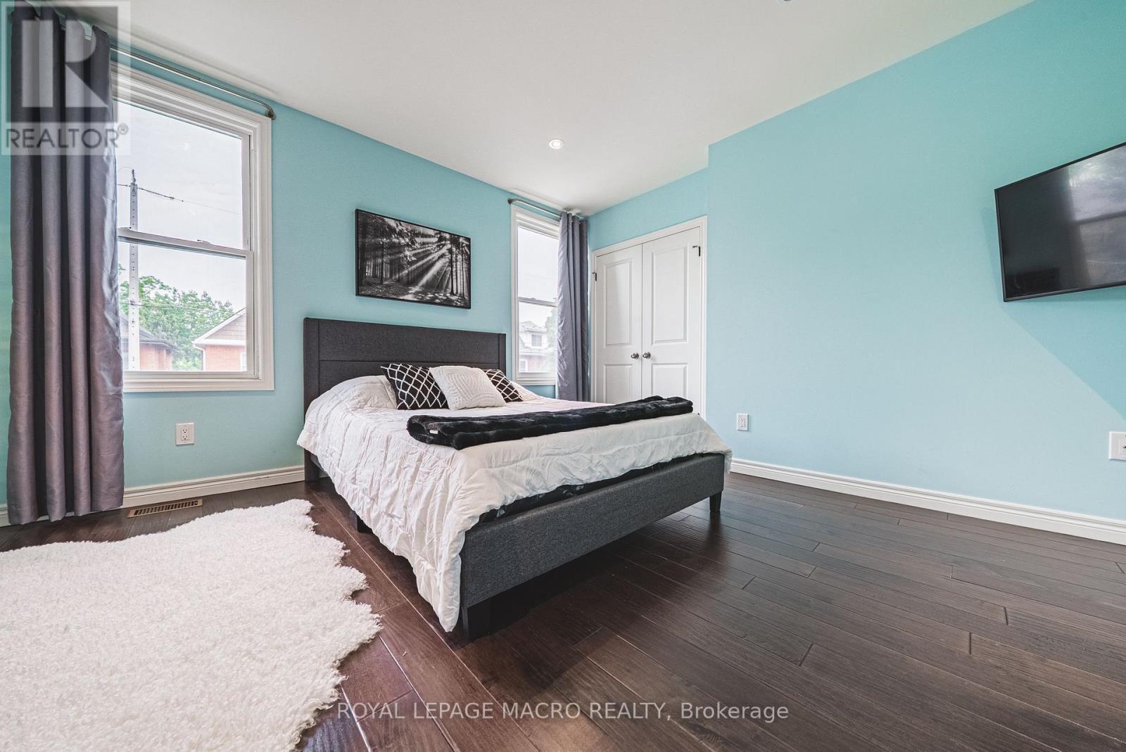 












25 ORCHARD HILL

,
Hamilton,




Ontario
L8P2V6

