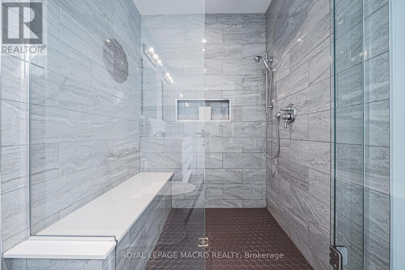 












25 ORCHARD HILL

,
Hamilton,




Ontario
L8P2V6

