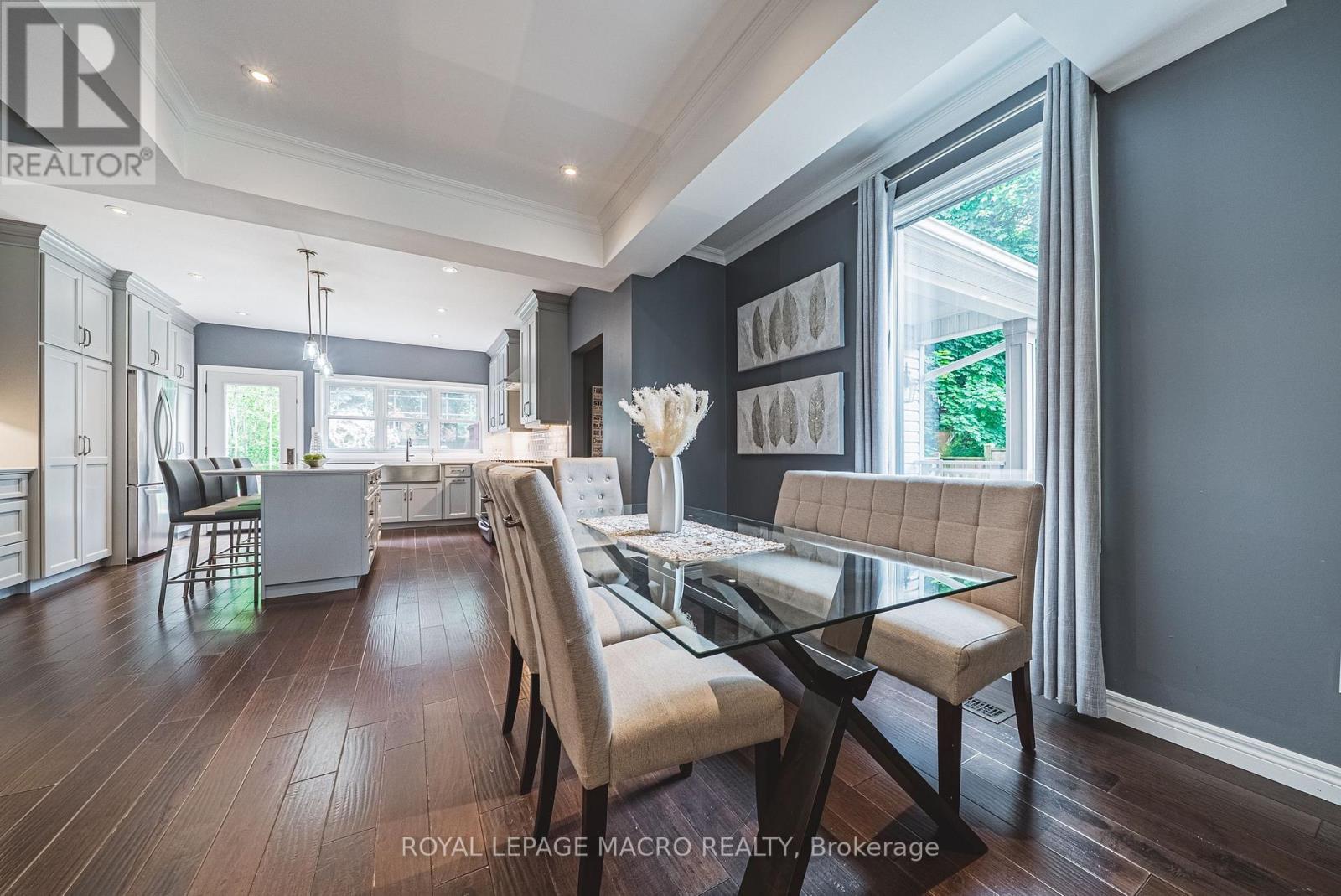 












25 ORCHARD HILL

,
Hamilton,




Ontario
L8P2V6

