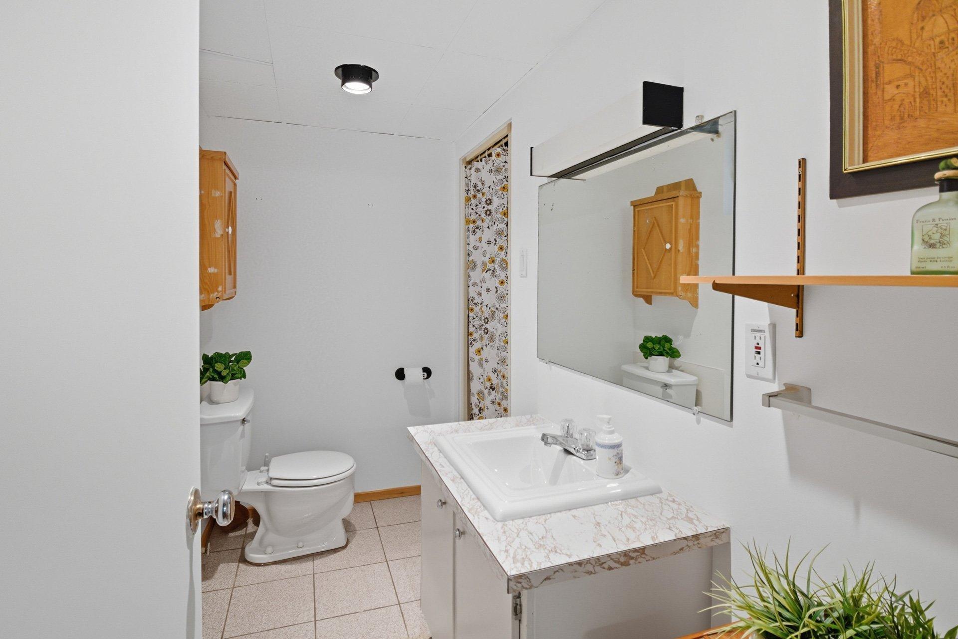 









17


Rue de Bourgogne

,
Gatineau (Gatineau),




QC
J8T4L1

