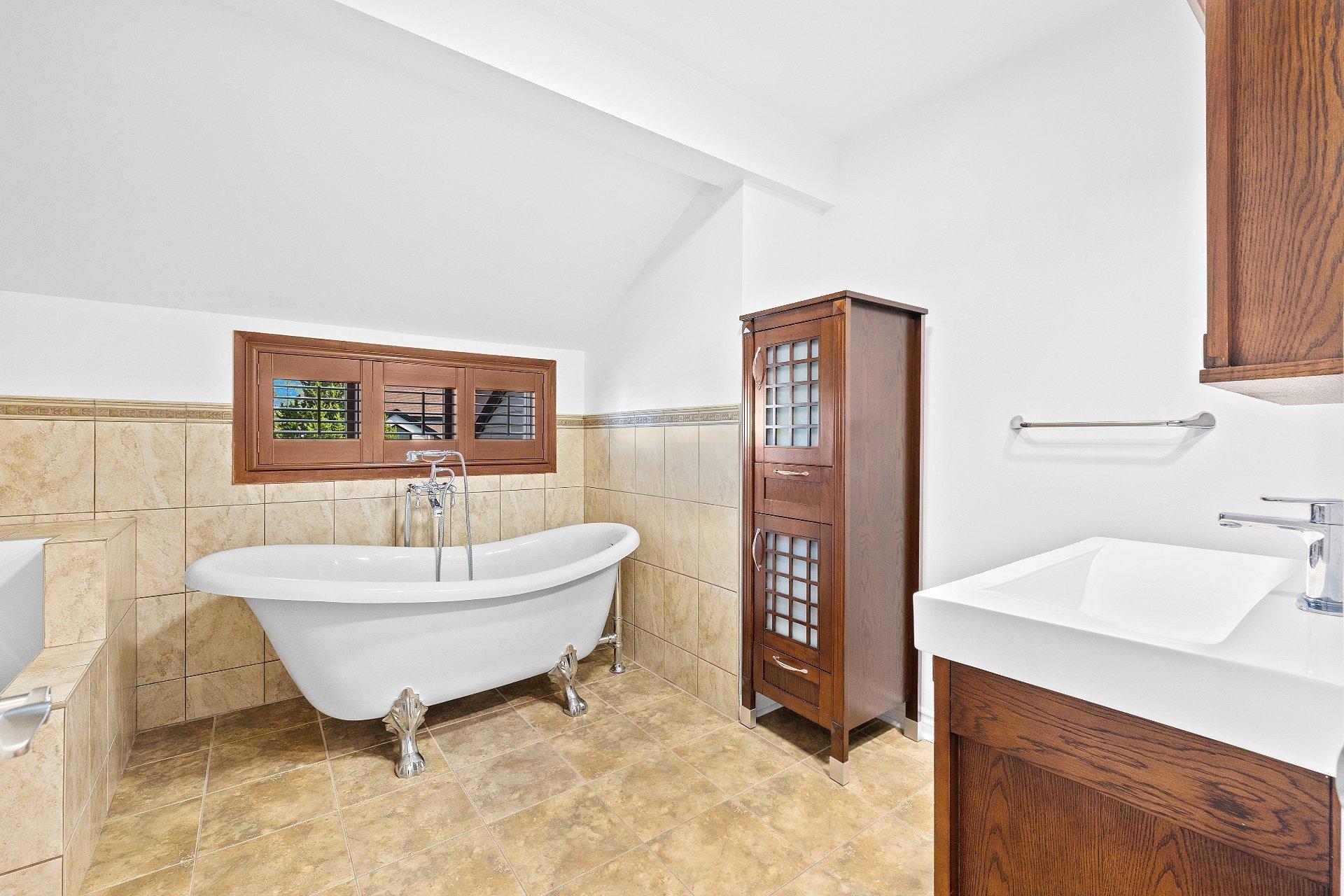 









619


Rue Lajeunesse

,
Laval (Sainte-Dorothée),




QC
H7X3K5

