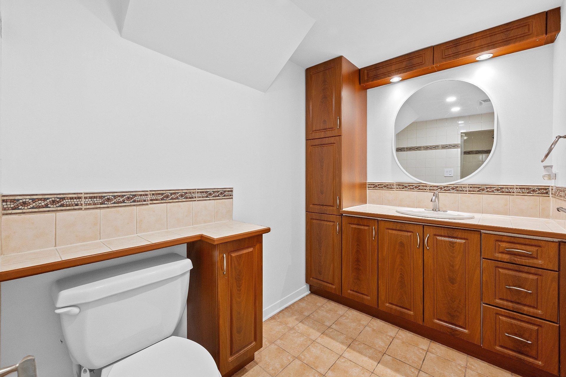 









619


Rue Lajeunesse

,
Laval (Sainte-Dorothée),




QC
H7X3K5

