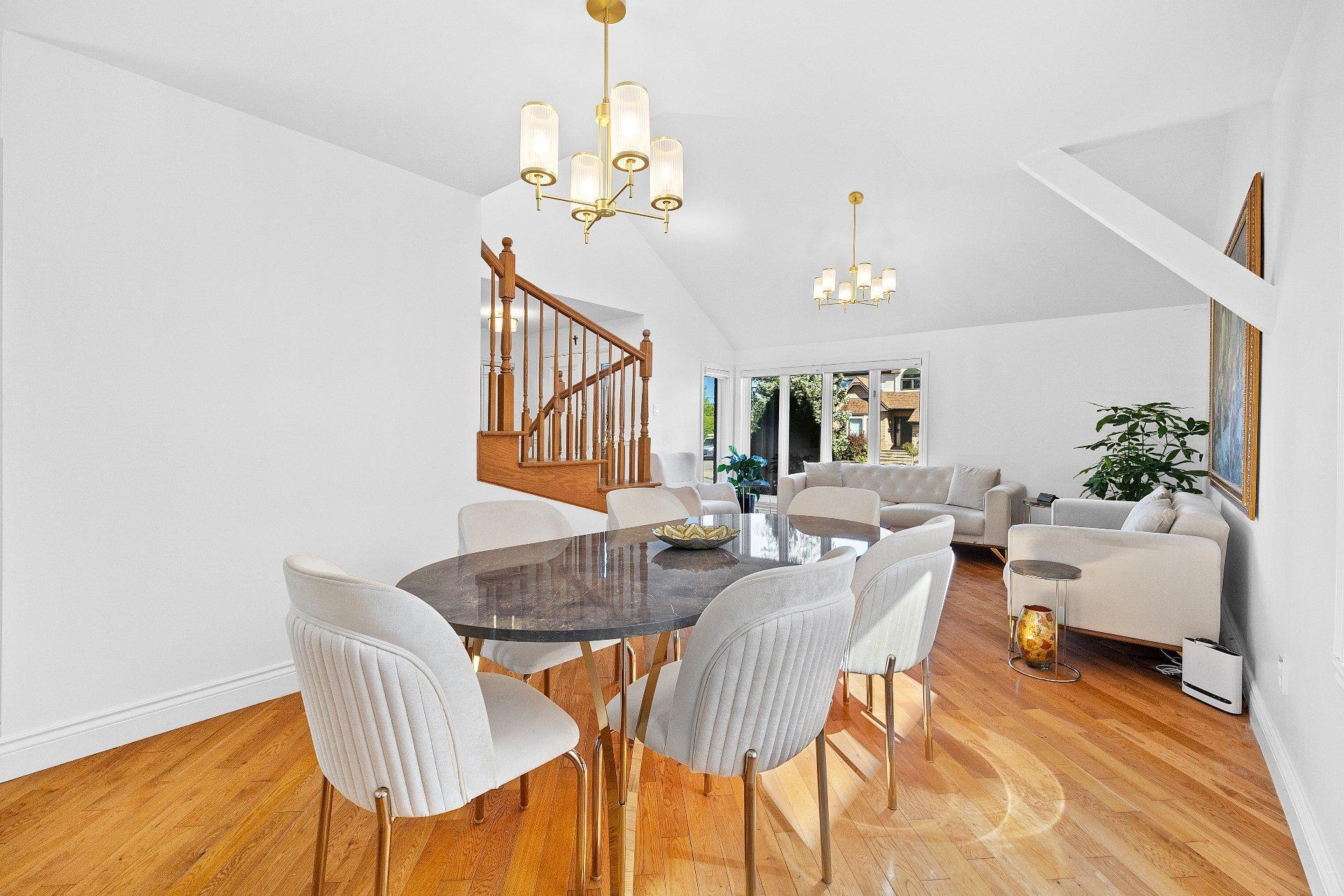 









619


Rue Lajeunesse

,
Laval (Sainte-Dorothée),




QC
H7X3K5

