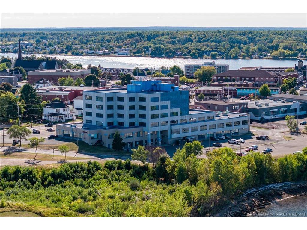 









275


Main

ST,
Bathurst,




NB
E2A 1A9

