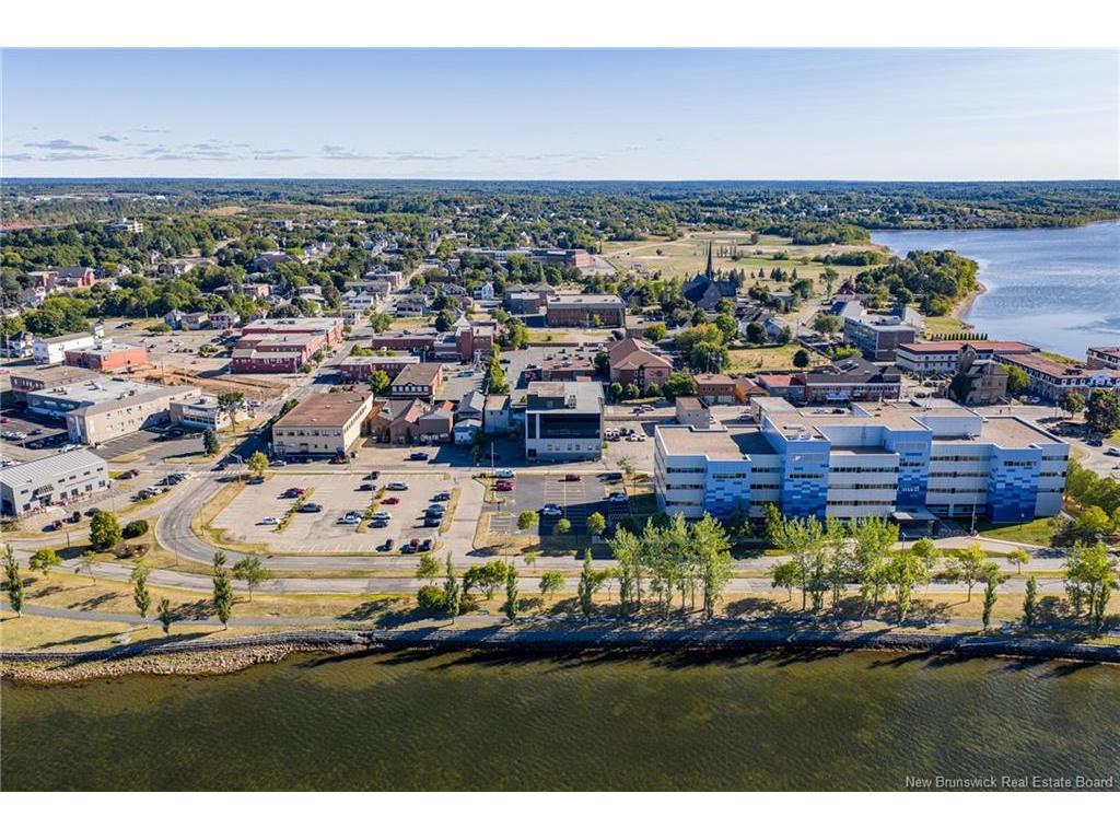 









275


Main

ST,
Bathurst,




NB
E2A 1A9

