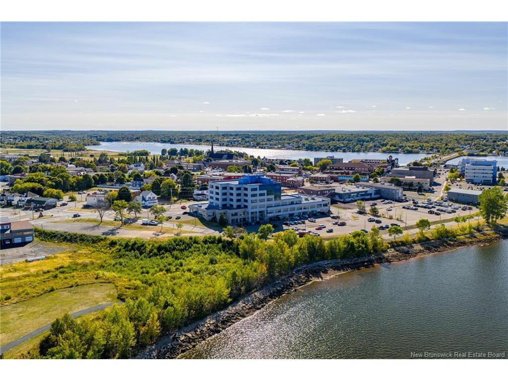 









275


Main

ST,
Bathurst,




NB
E2A 1A9

