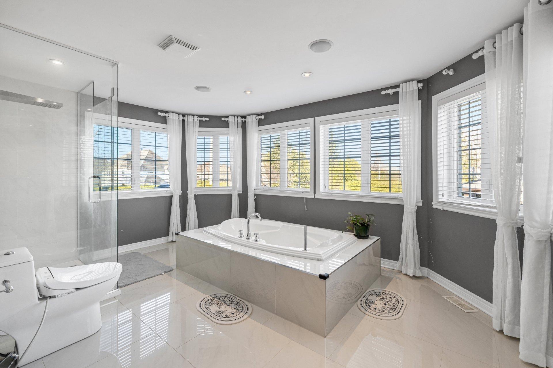 









451


Boul. de Fontainebleau

,
Blainville,




QC
J7B1W7

