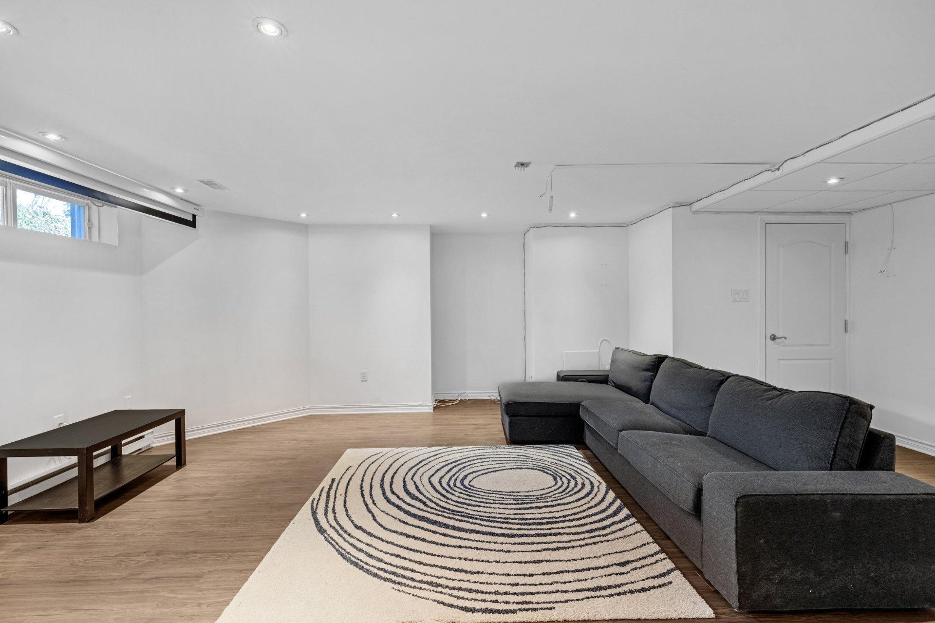 









451


Boul. de Fontainebleau

,
Blainville,




QC
J7B1W7

