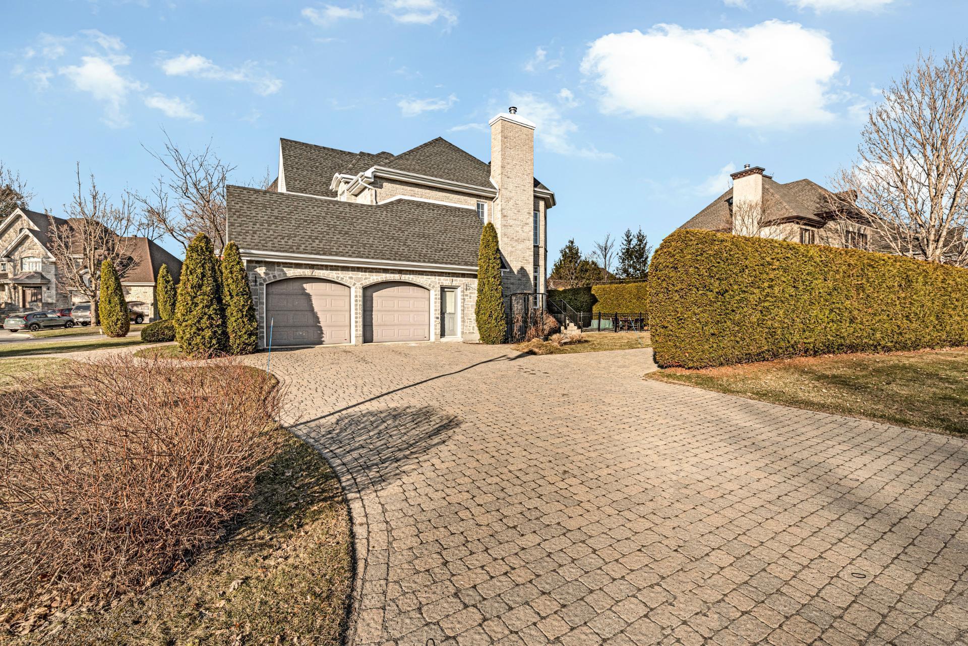 









451


Boul. de Fontainebleau

,
Blainville,




QC
J7B1W7

