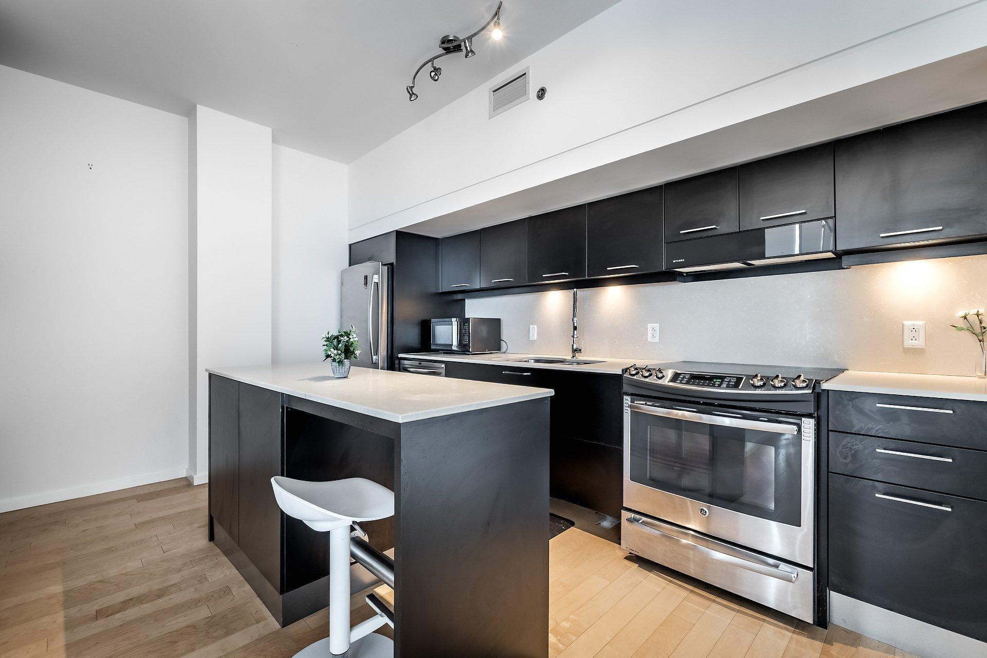 









350


Boul. De Maisonneuve O.

, 2006,
Montréal (Ville-Marie),




QC
H3A0B4

