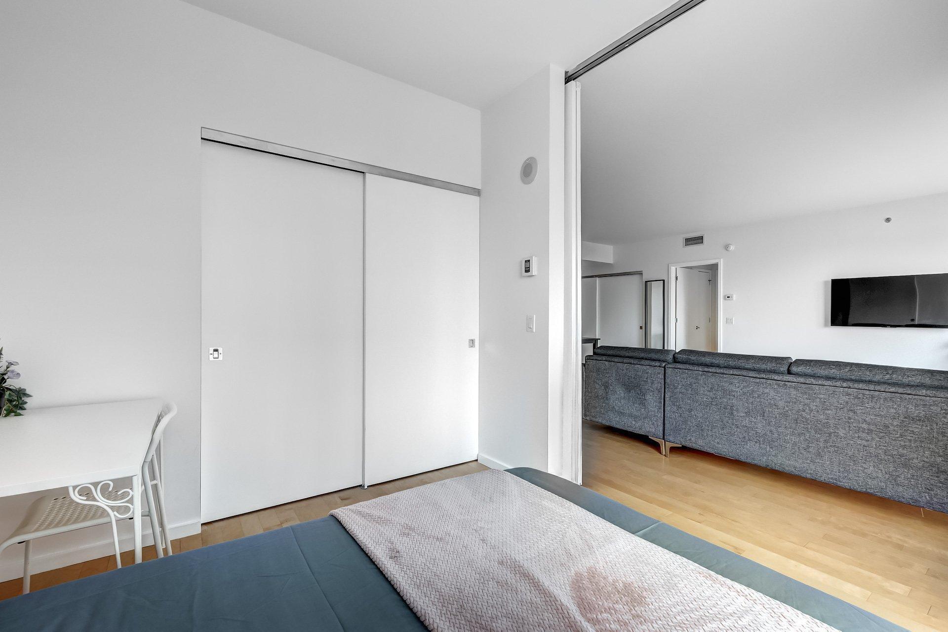 









350


Boul. De Maisonneuve O.

, 2006,
Montréal (Ville-Marie),




QC
H3A0B4

