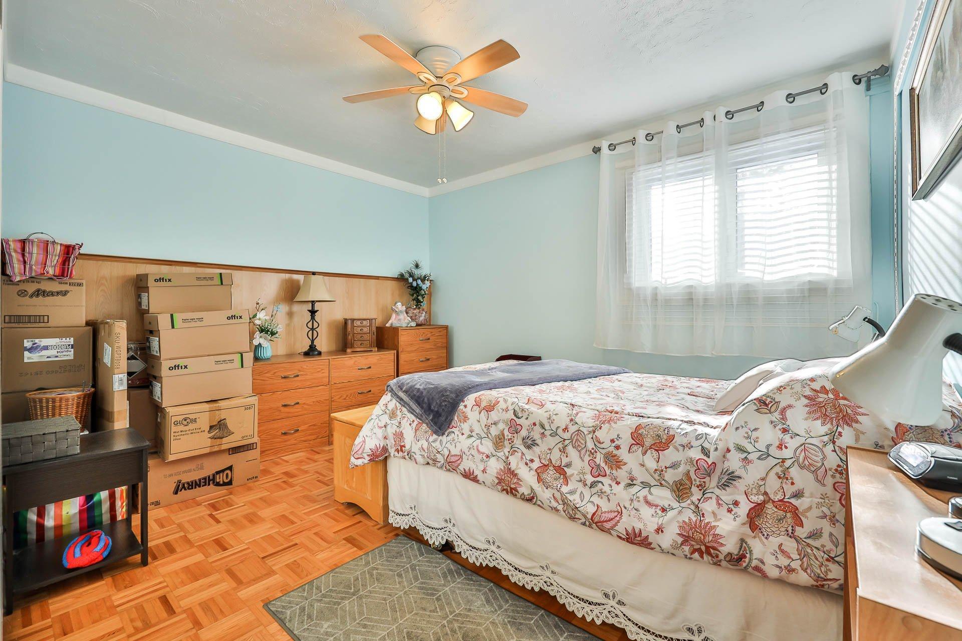 









136

 - 138


Rue Acres

,
Gatineau (Buckingham),




QC
J8L1W2

