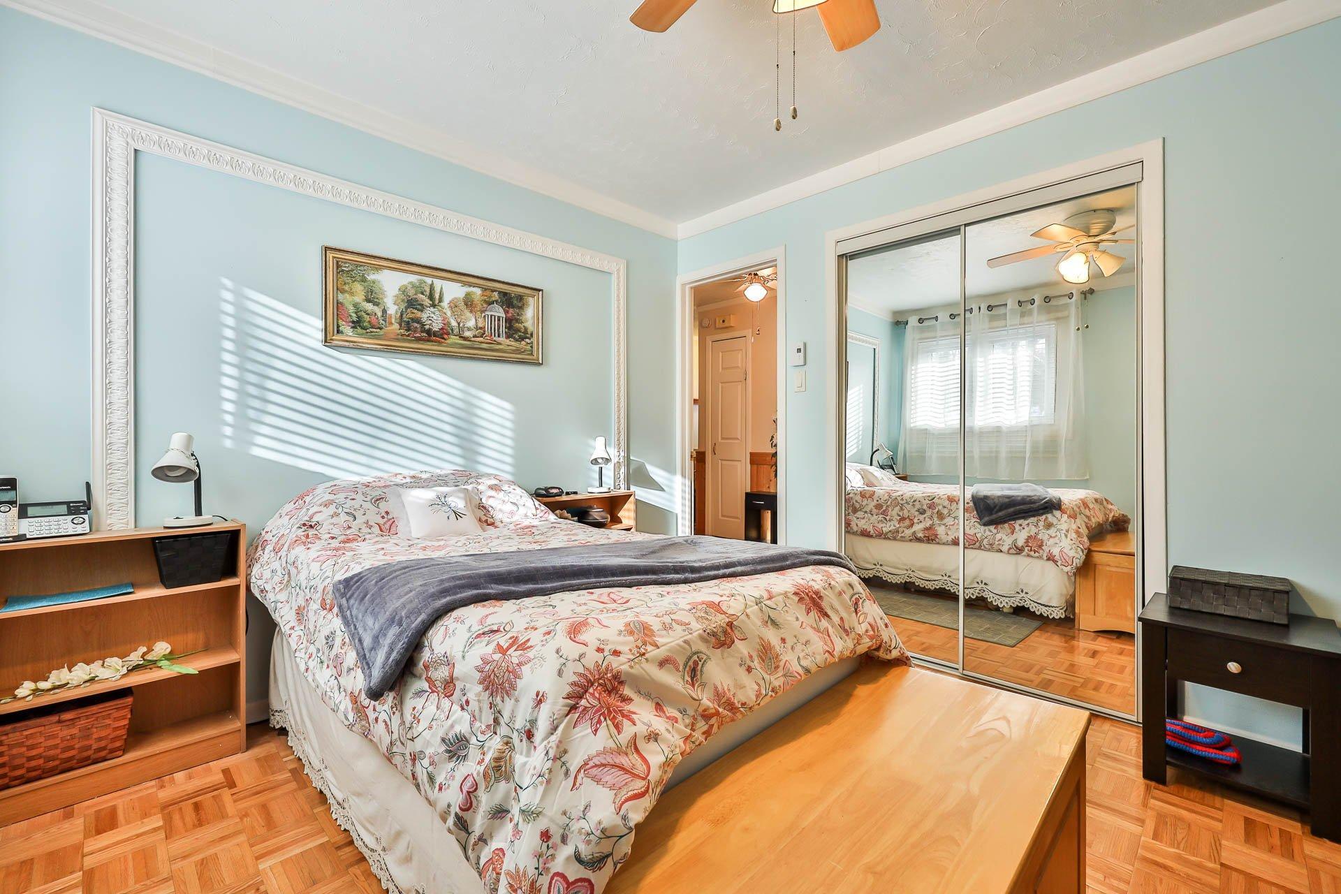 









136

 - 138


Rue Acres

,
Gatineau (Buckingham),




QC
J8L1W2

