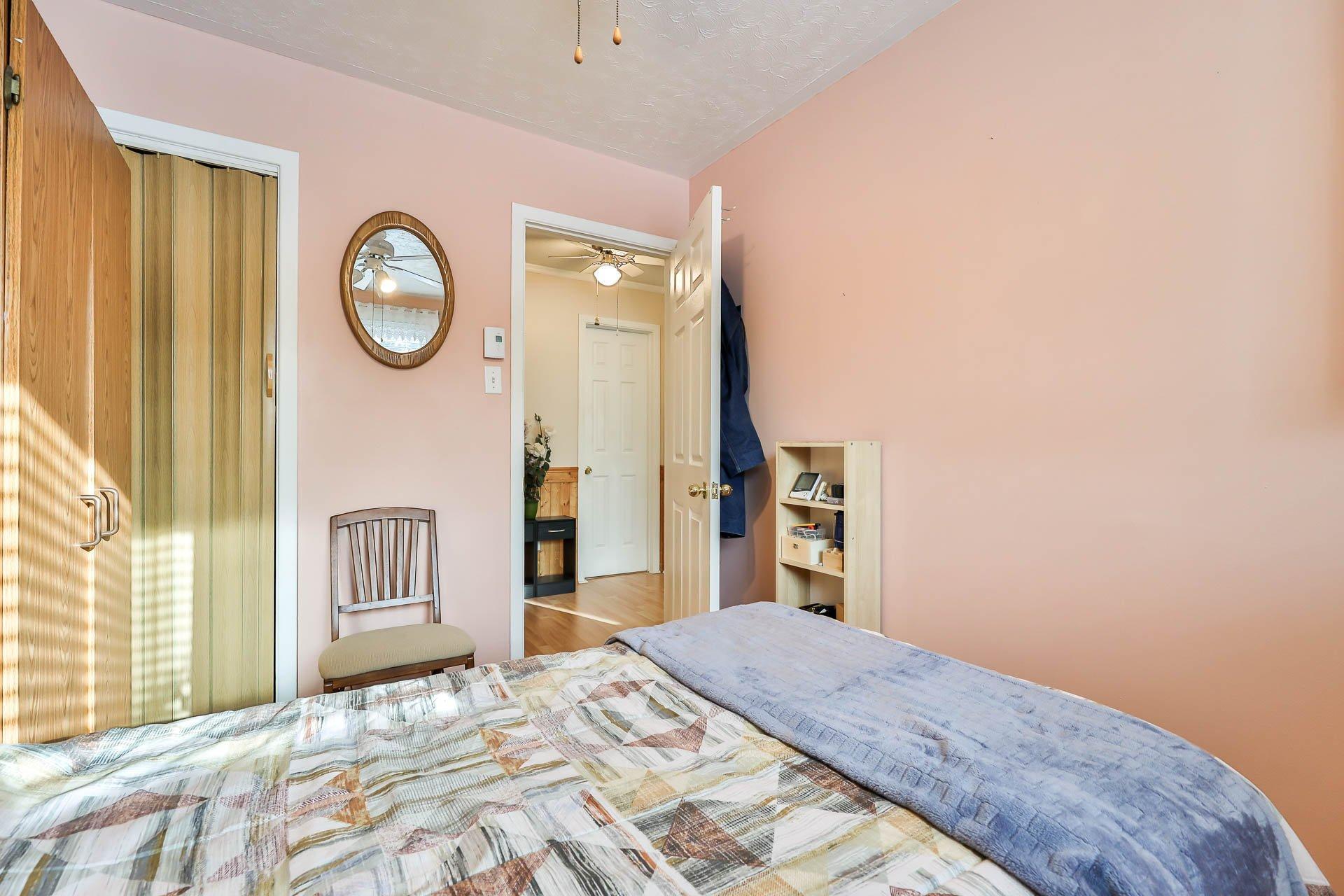 









136

 - 138


Rue Acres

,
Gatineau (Buckingham),




QC
J8L1W2

