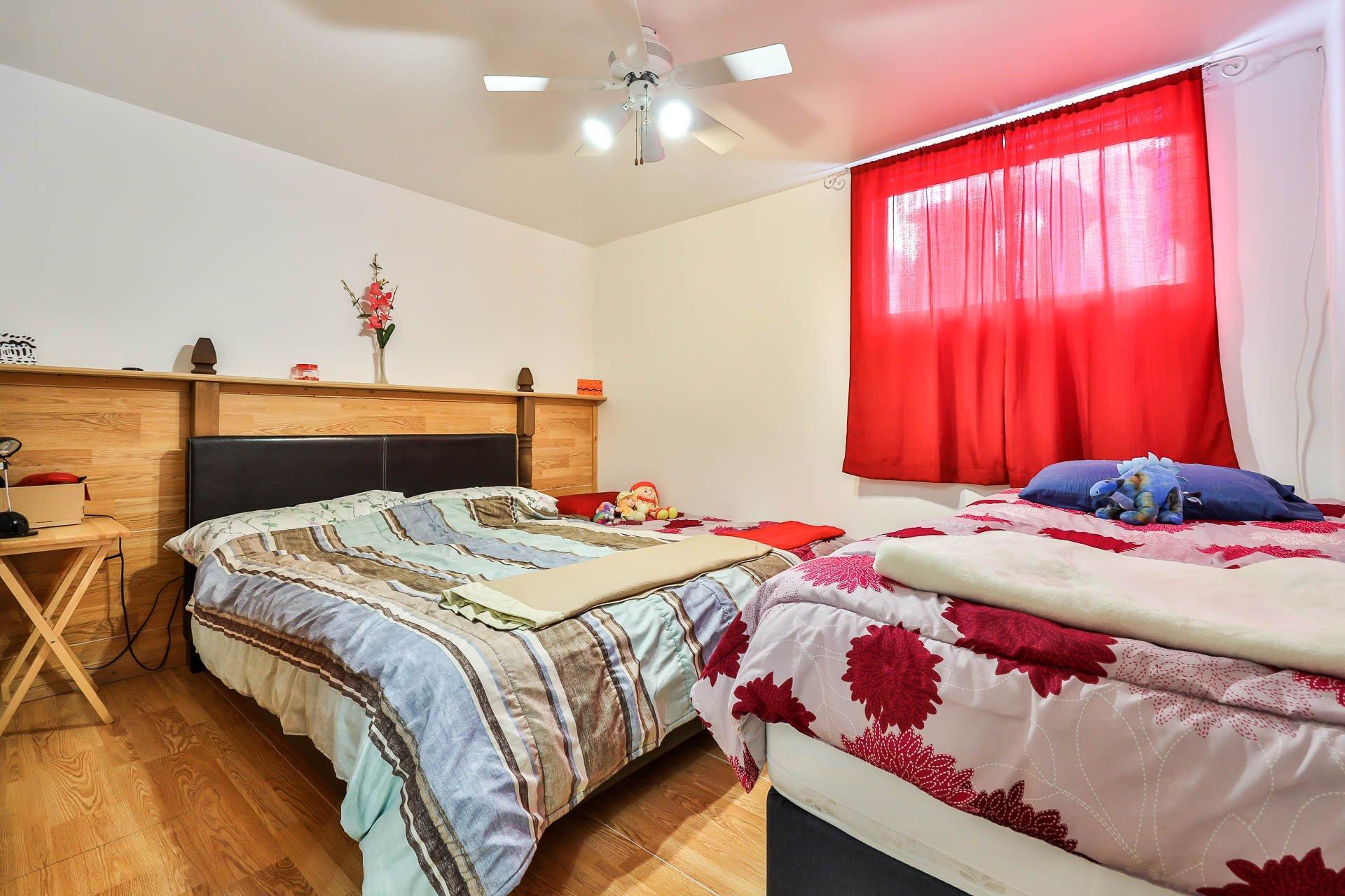 









136

 - 138


Rue Acres

,
Gatineau (Buckingham),




QC
J8L1W2

