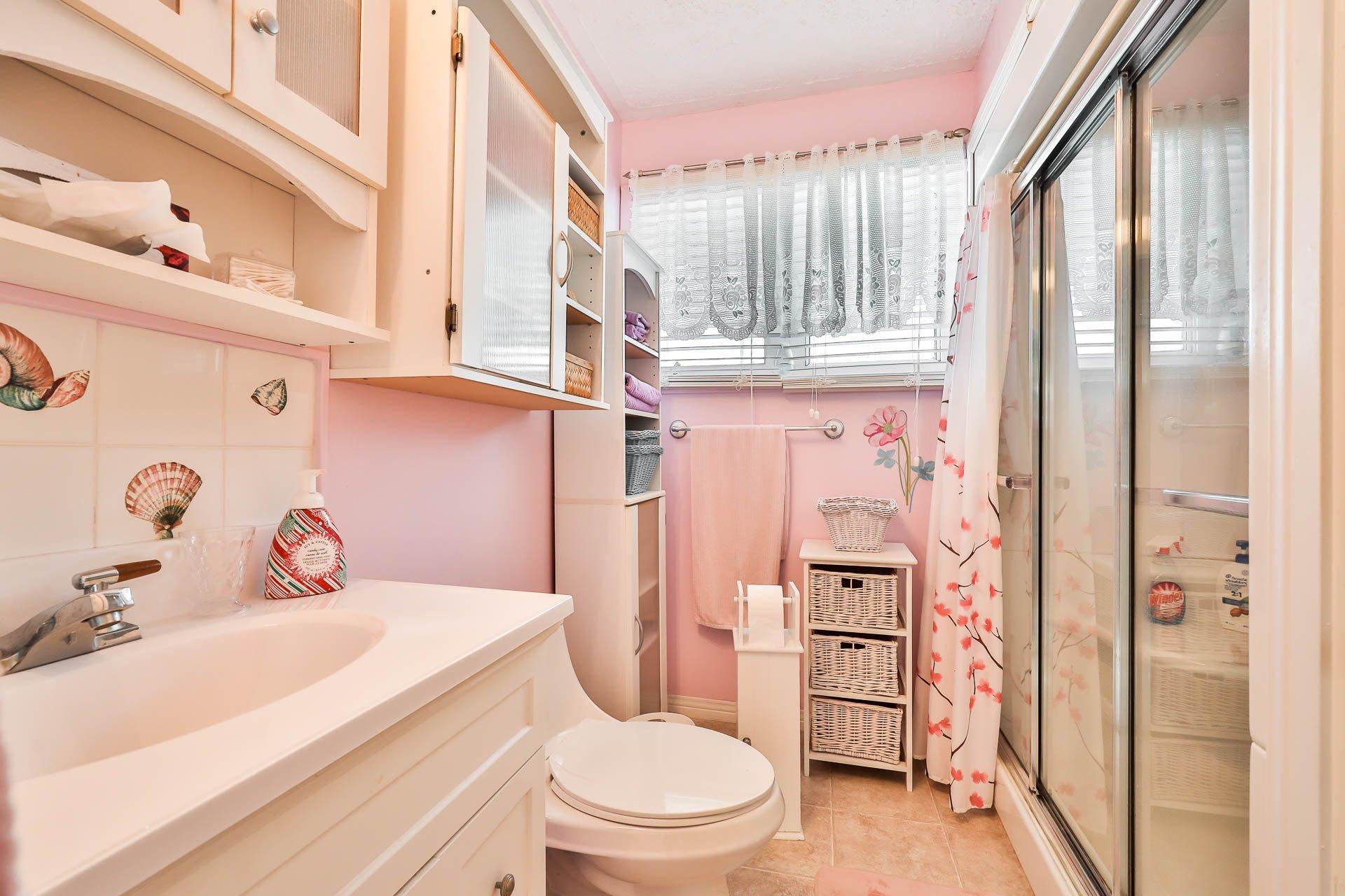 









136

 - 138


Rue Acres

,
Gatineau (Buckingham),




QC
J8L1W2

