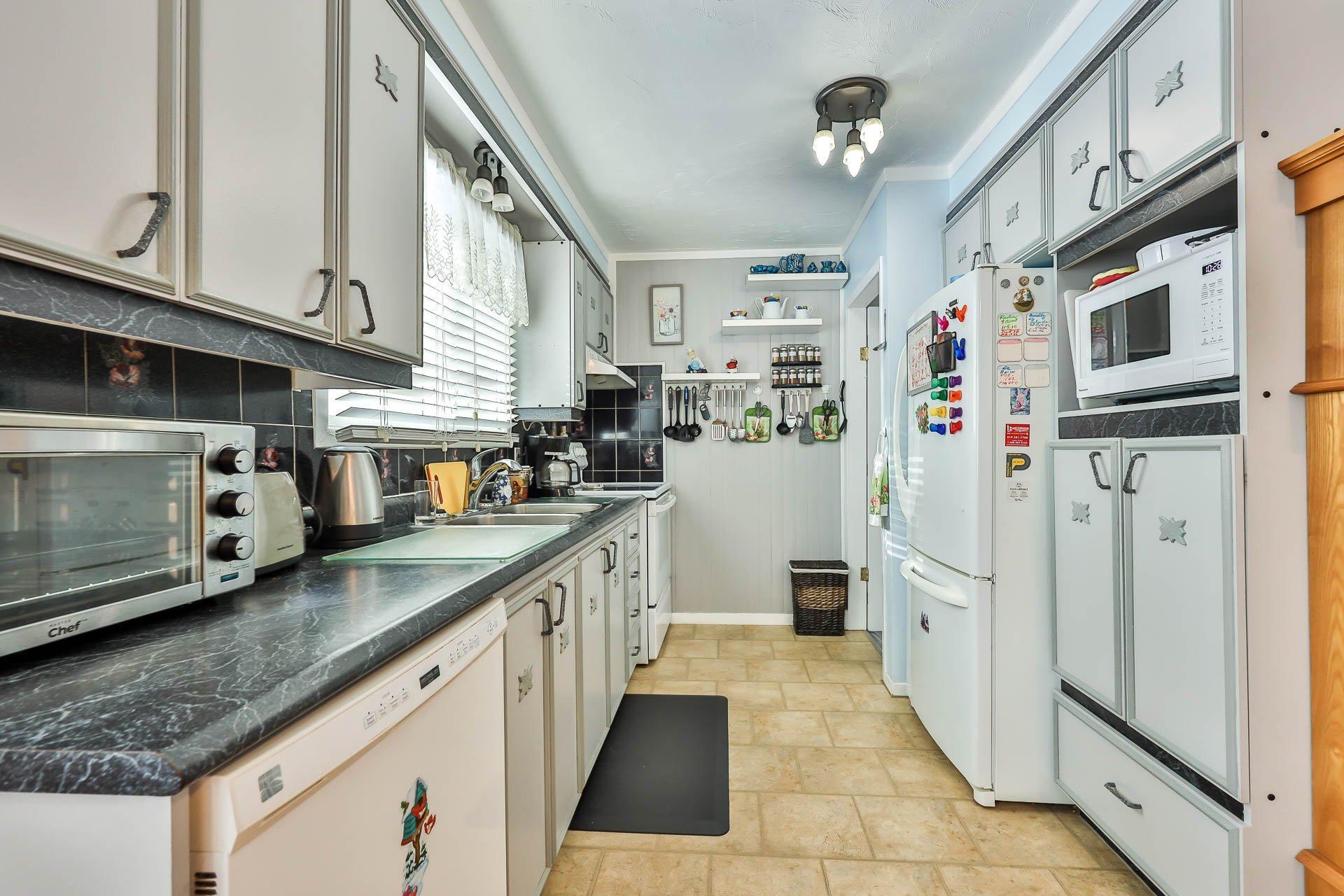 









136

 - 138


Rue Acres

,
Gatineau (Buckingham),




QC
J8L1W2

