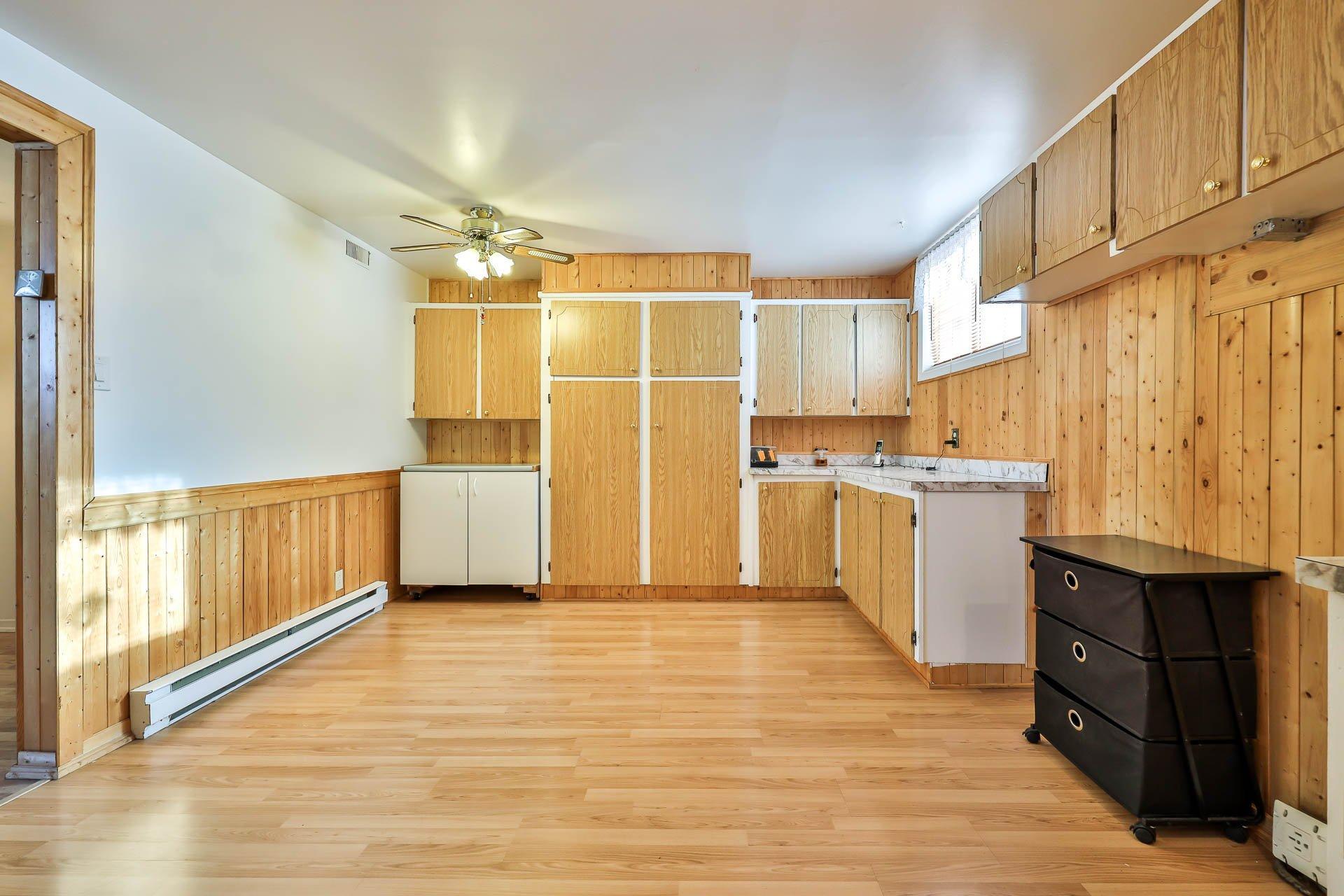 









136

 - 138


Rue Acres

,
Gatineau (Buckingham),




QC
J8L1W2

