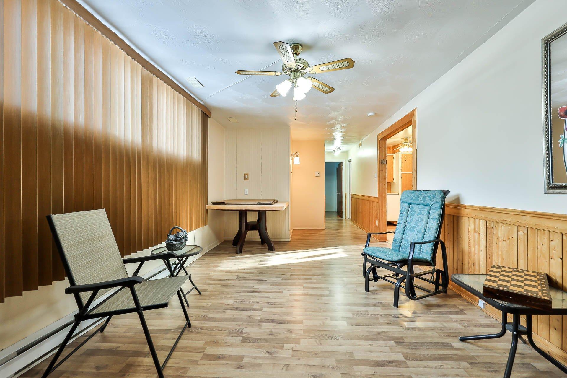 









136

 - 138


Rue Acres

,
Gatineau (Buckingham),




QC
J8L1W2

