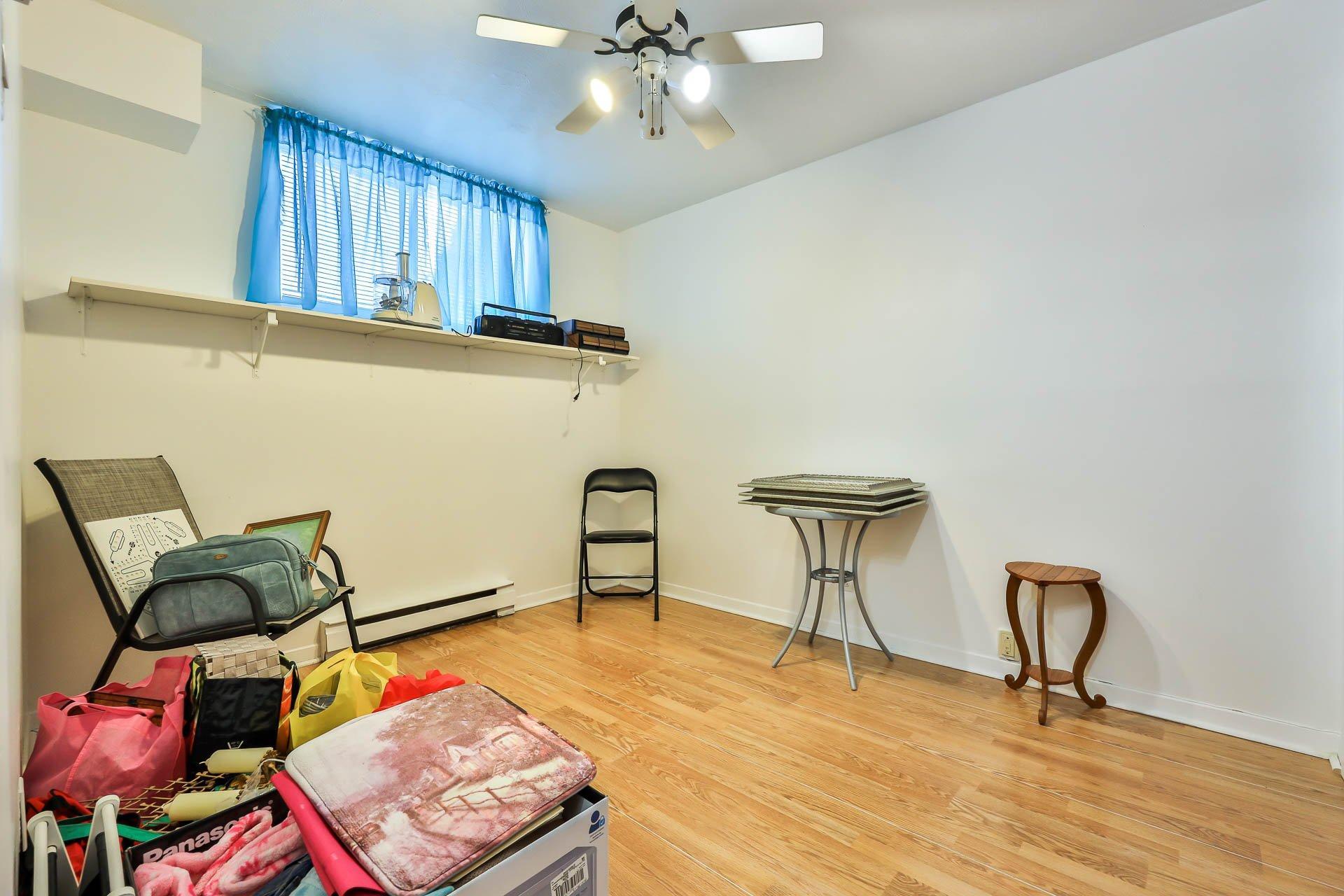 









136

 - 138


Rue Acres

,
Gatineau (Buckingham),




QC
J8L1W2

