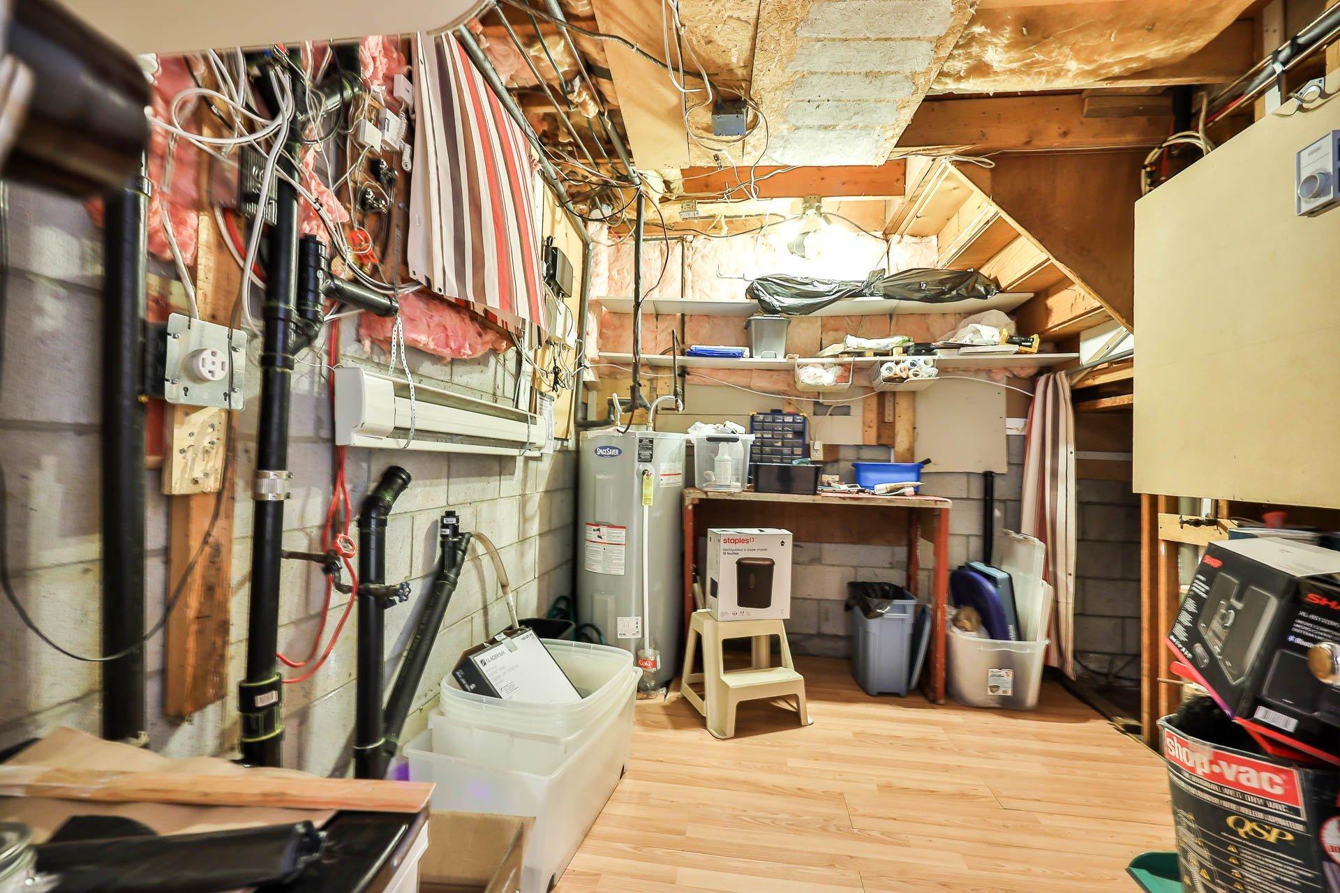 









136

 - 138


Rue Acres

,
Gatineau (Buckingham),




QC
J8L1W2

