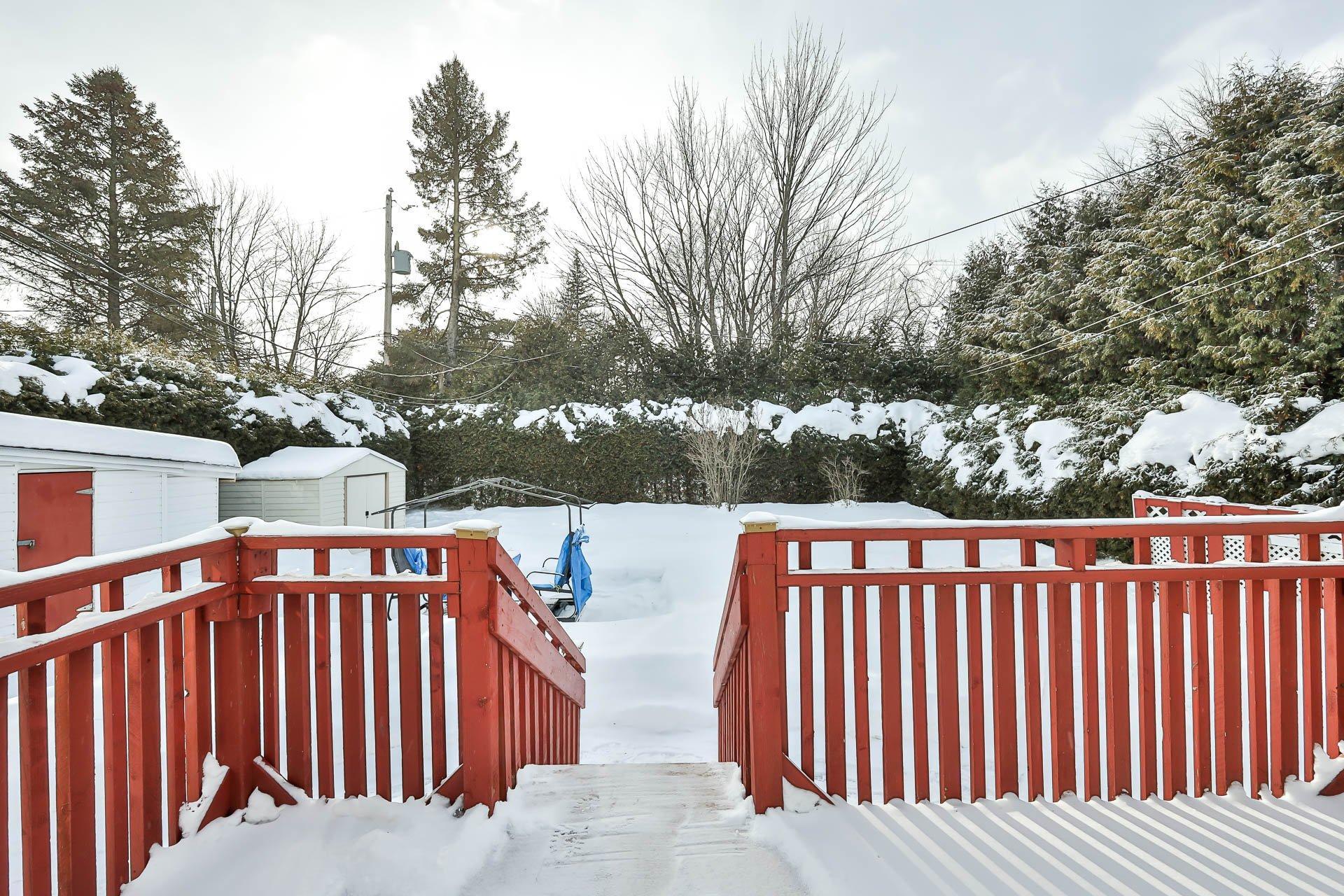 









136

 - 138


Rue Acres

,
Gatineau (Buckingham),




QC
J8L1W2

