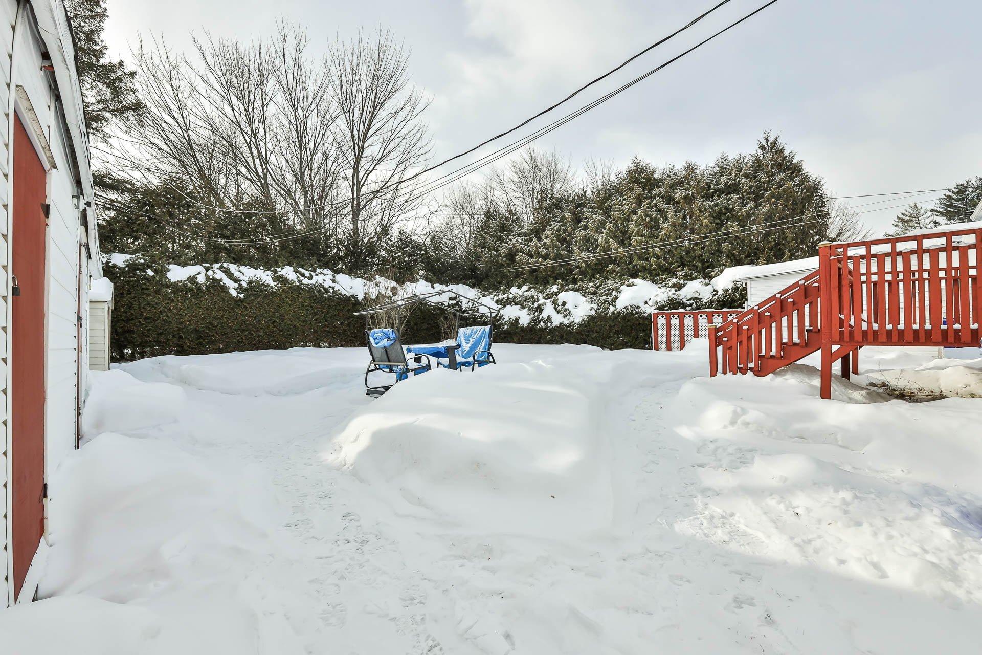 









136

 - 138


Rue Acres

,
Gatineau (Buckingham),




QC
J8L1W2

