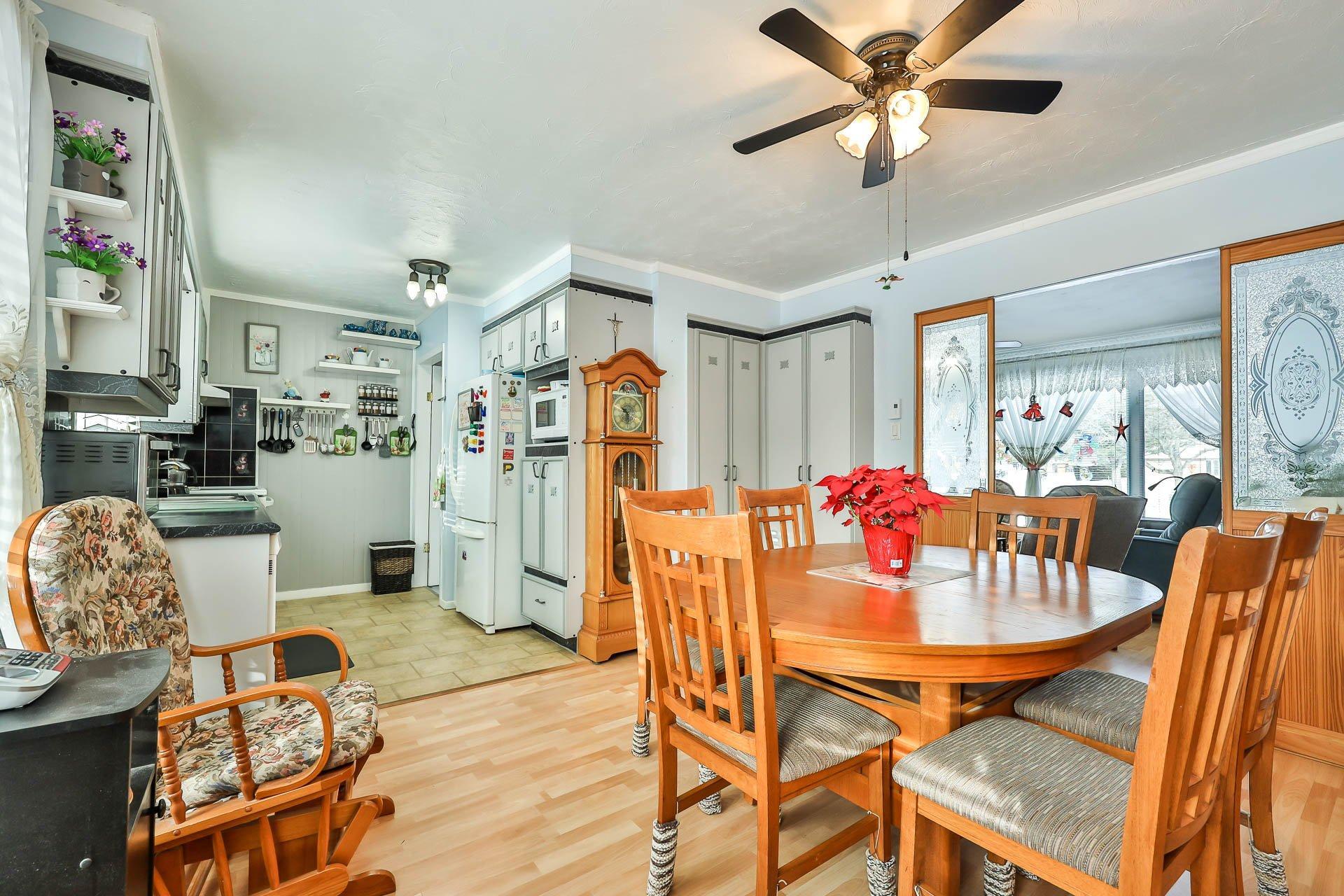 









136

 - 138


Rue Acres

,
Gatineau (Buckingham),




QC
J8L1W2

