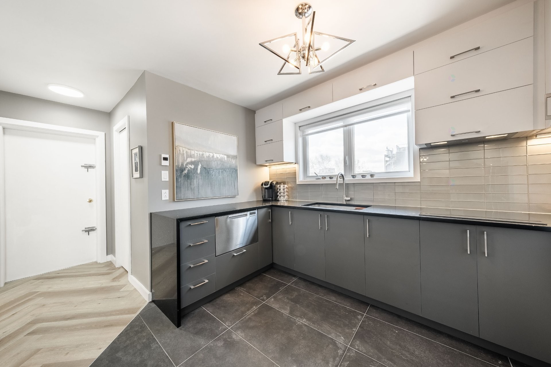 









473


Rue Lusignan

,
Montréal (Le Sud-Ouest),




QC
H3C1Y7

