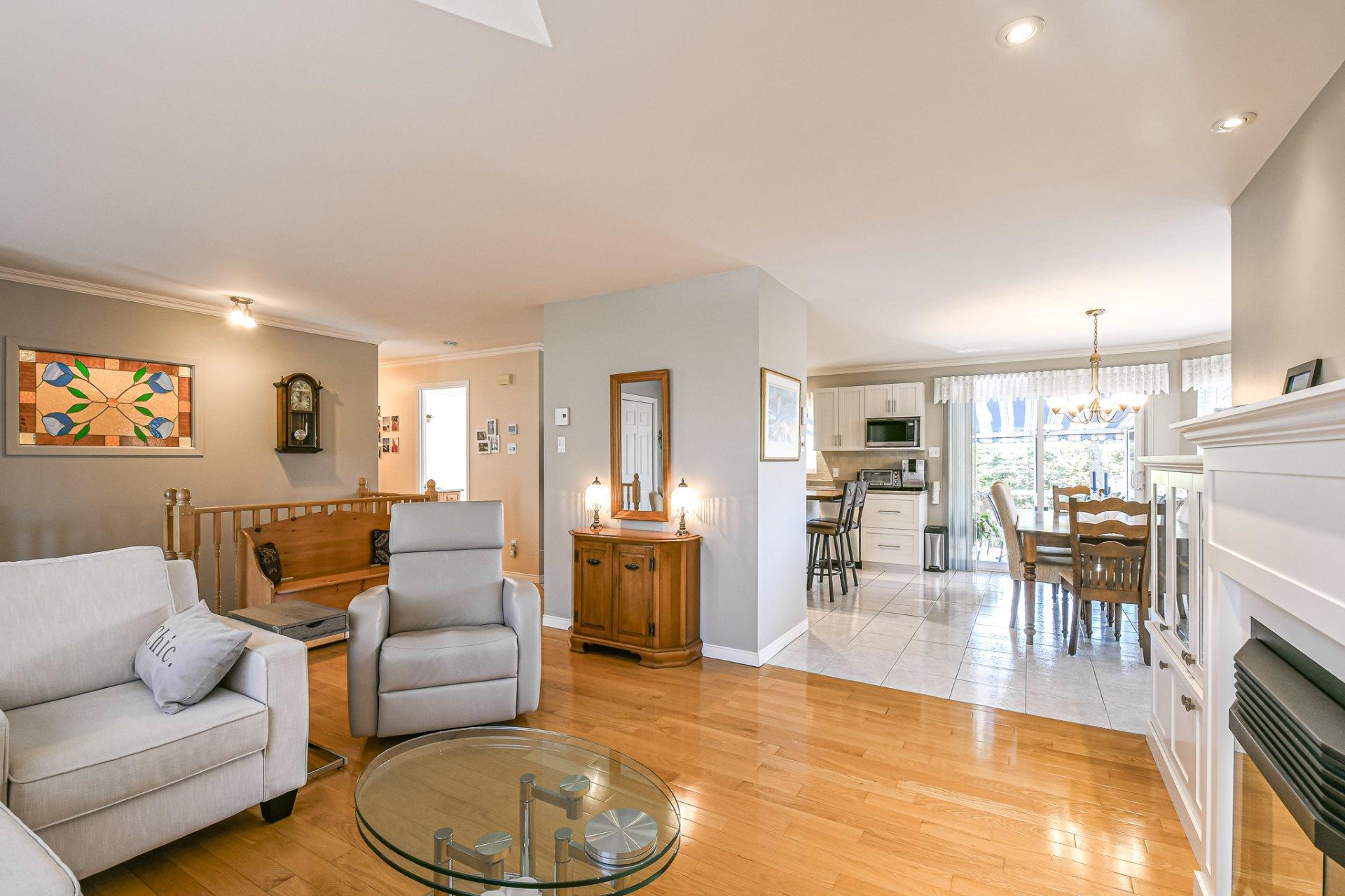 









565


Rue des Plaines

,
Sainte-Adèle,




QC
J8B1P6

