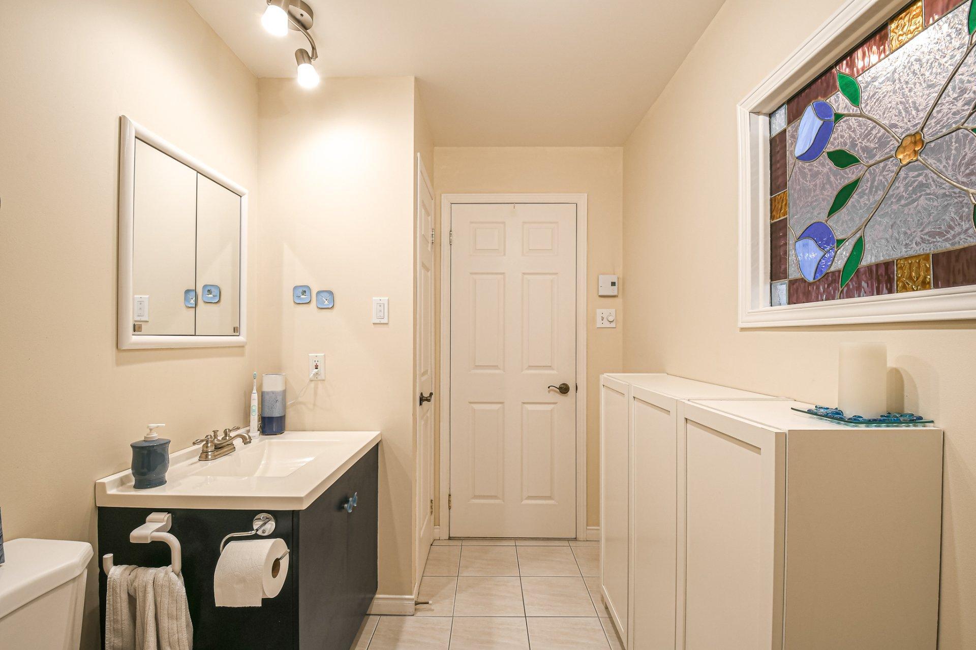 









565


Rue des Plaines

,
Sainte-Adèle,




QC
J8B1P6

