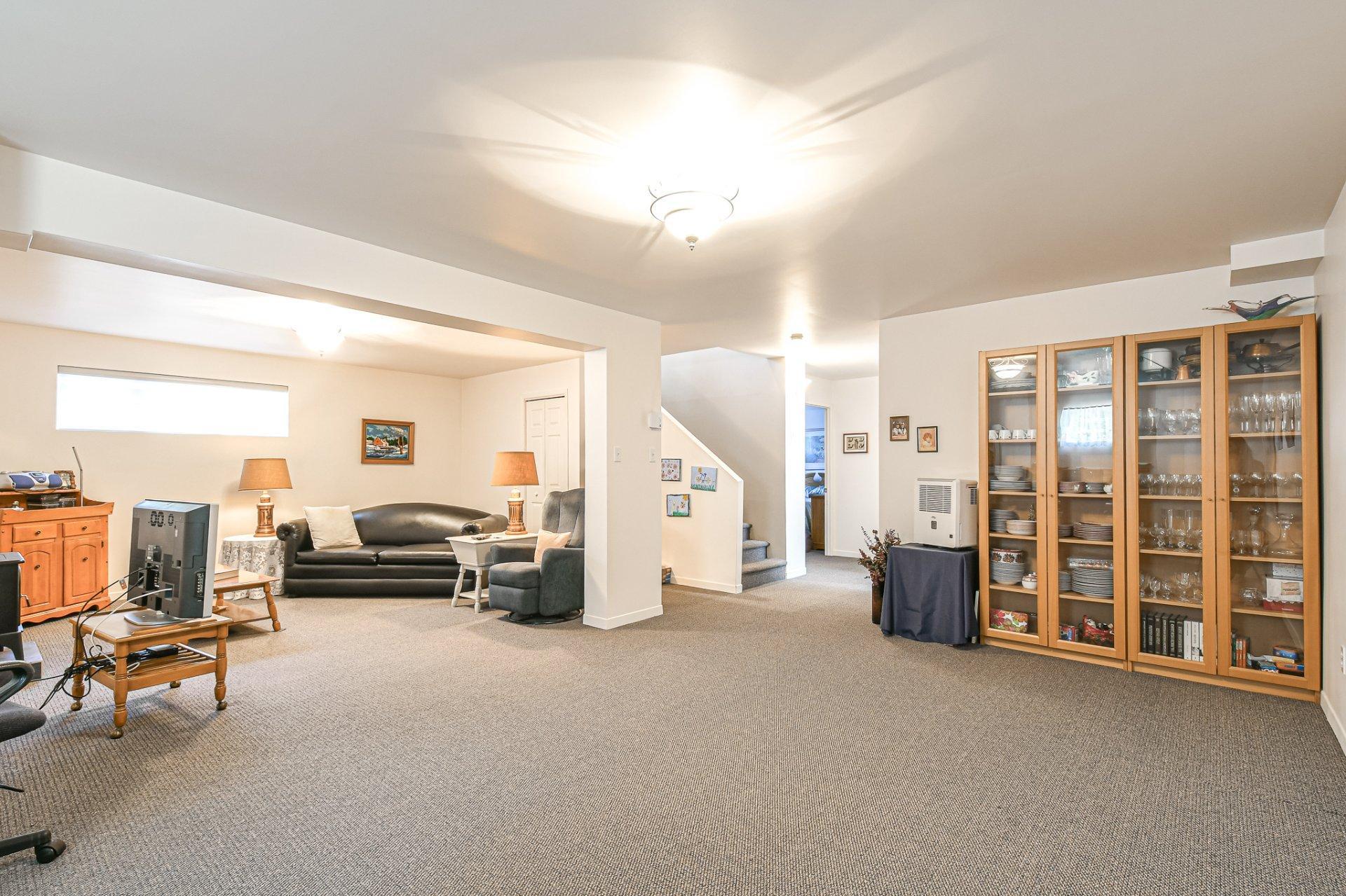 









565


Rue des Plaines

,
Sainte-Adèle,




QC
J8B1P6

