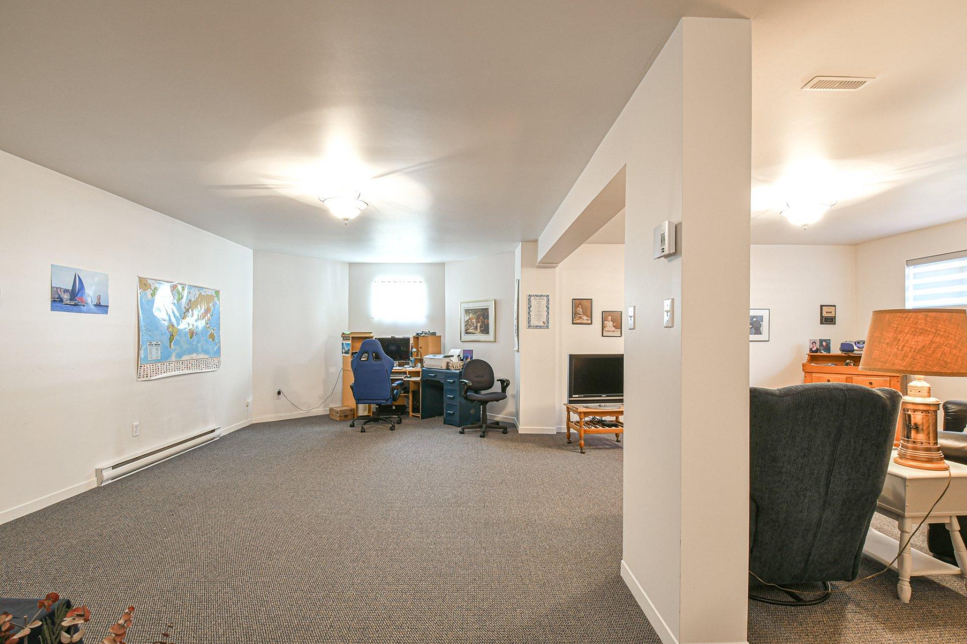 









565


Rue des Plaines

,
Sainte-Adèle,




QC
J8B1P6

