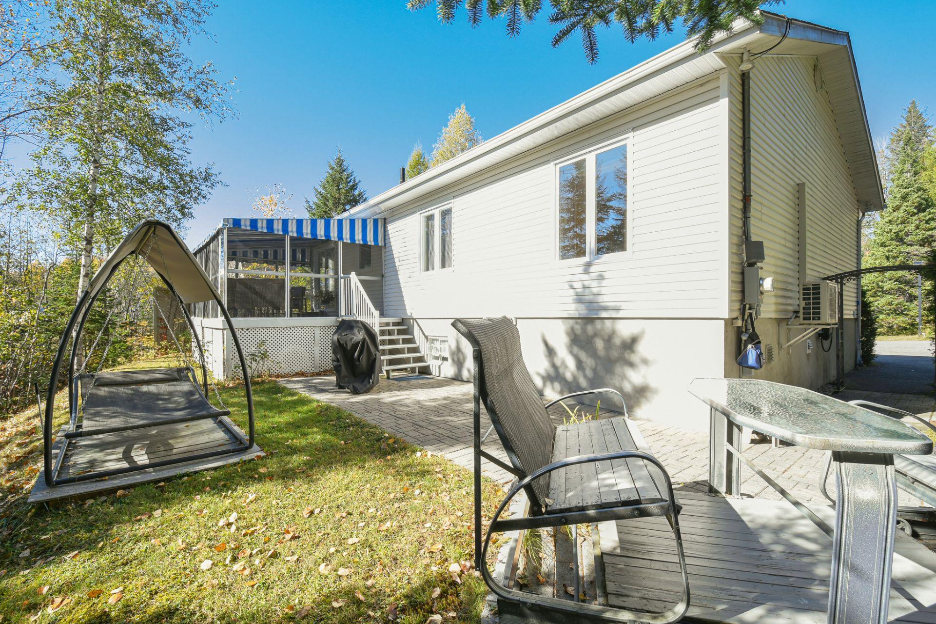 









565


Rue des Plaines

,
Sainte-Adèle,




QC
J8B1P6

